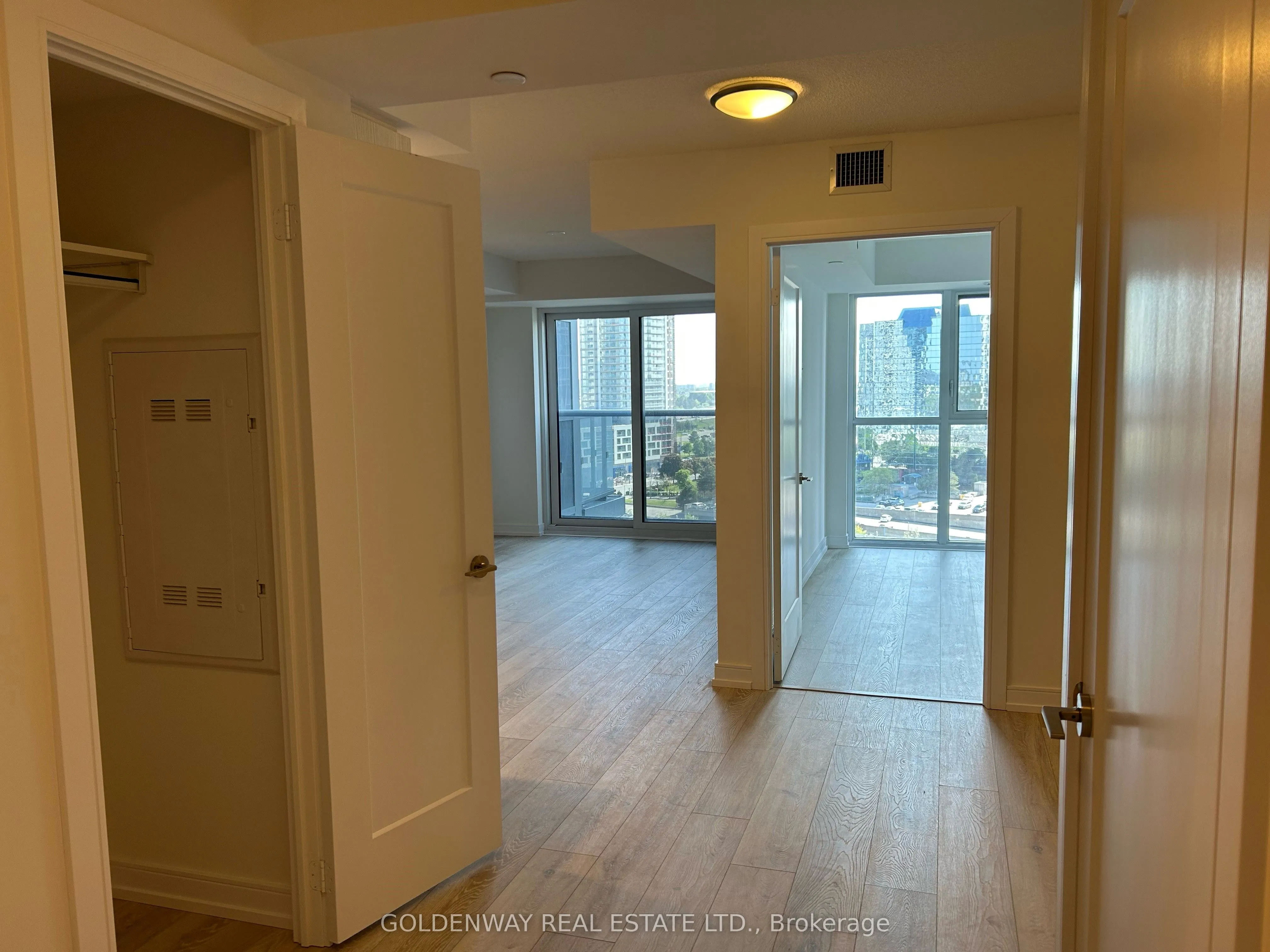 225 Village Green Square, #1305