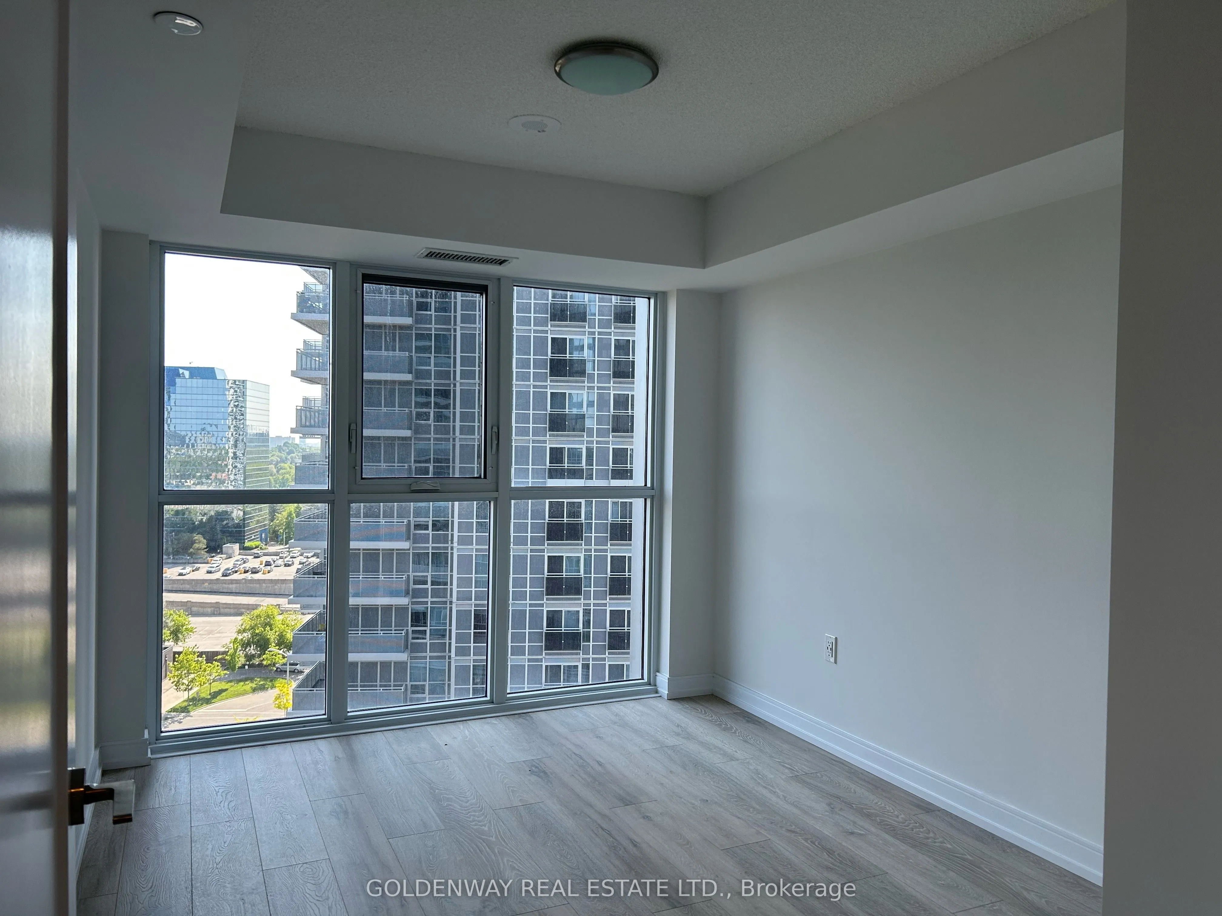 225 Village Green Square, #1305