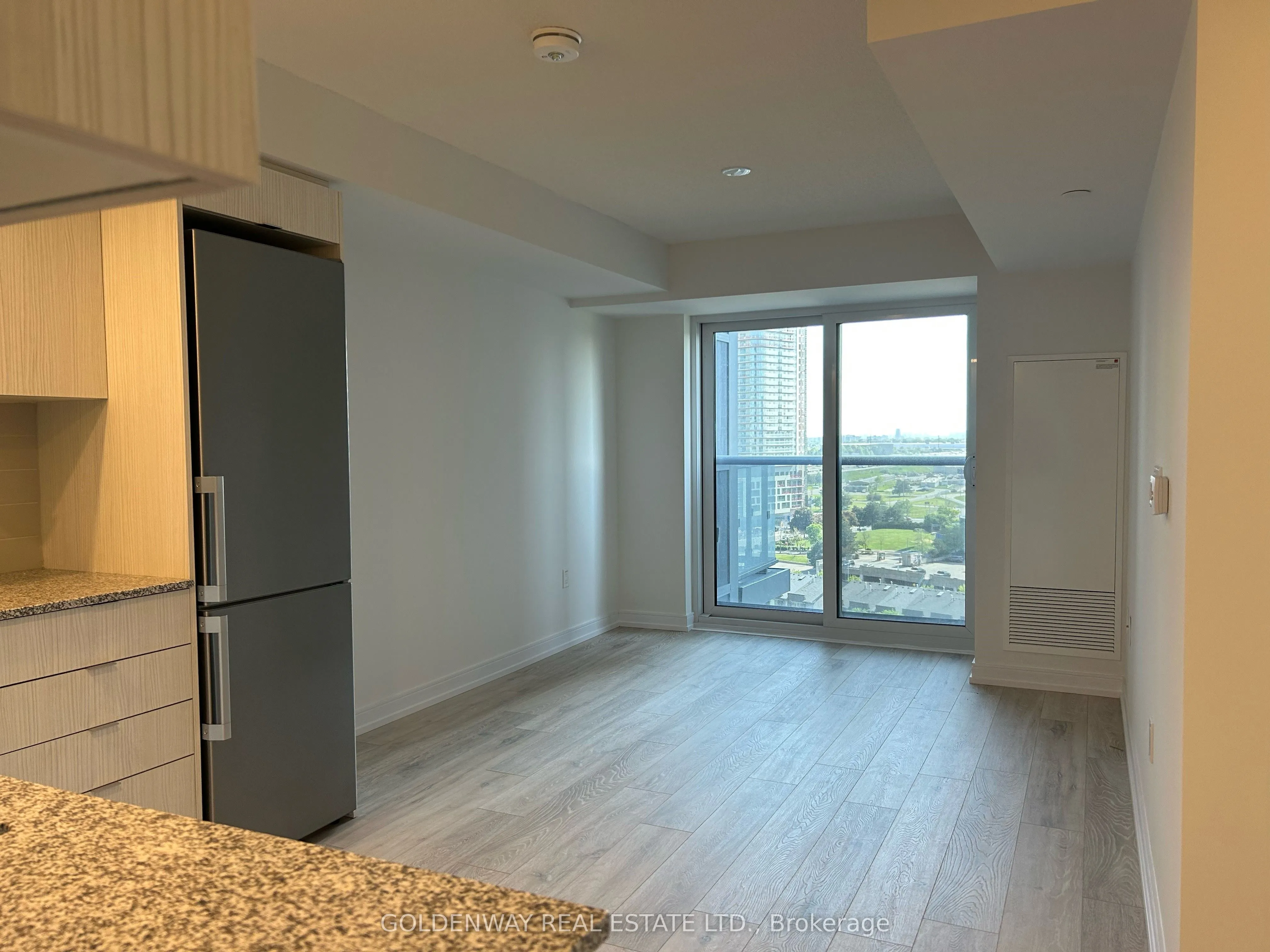 225 Village Green Square, #1305
