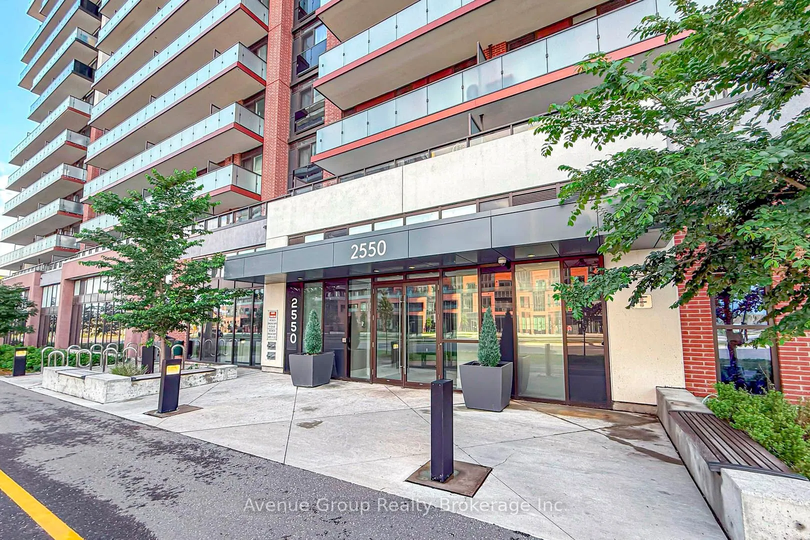 2550 Simcoe Street, #506