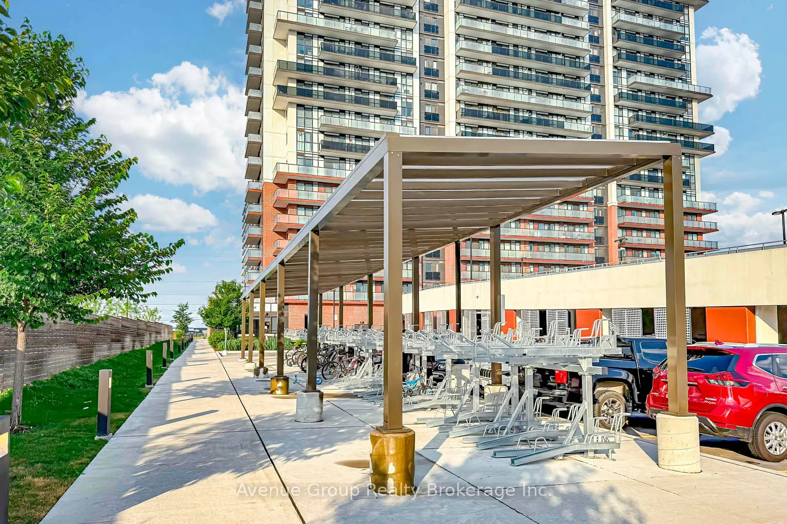 2550 Simcoe Street, #506