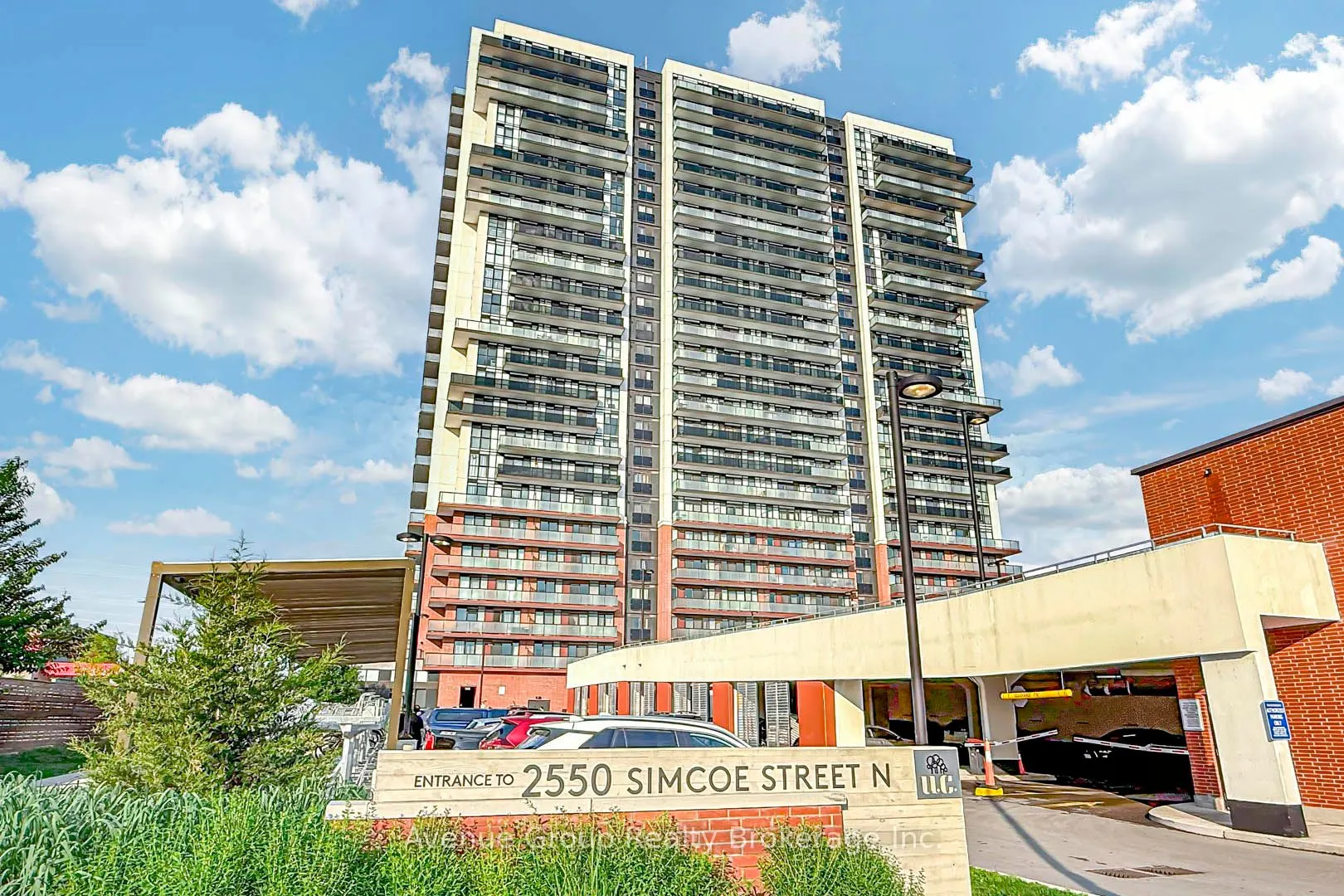 2550 Simcoe Street, #506