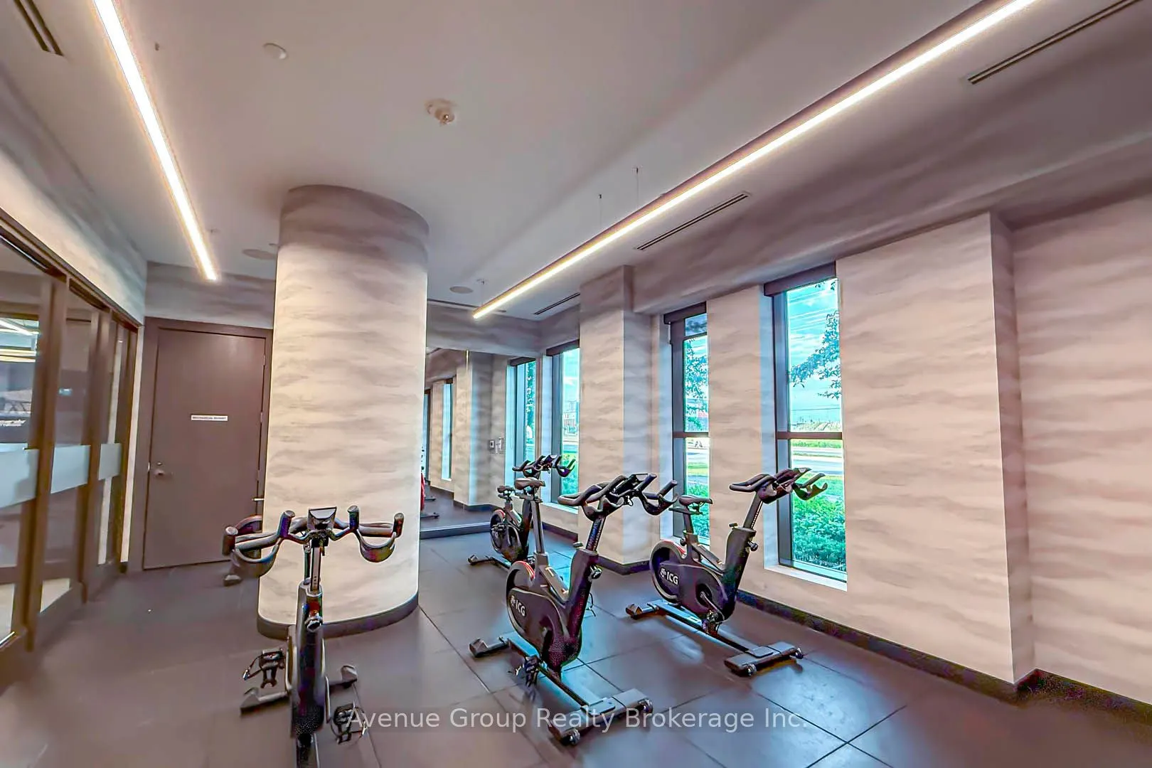 2550 Simcoe Street, #506