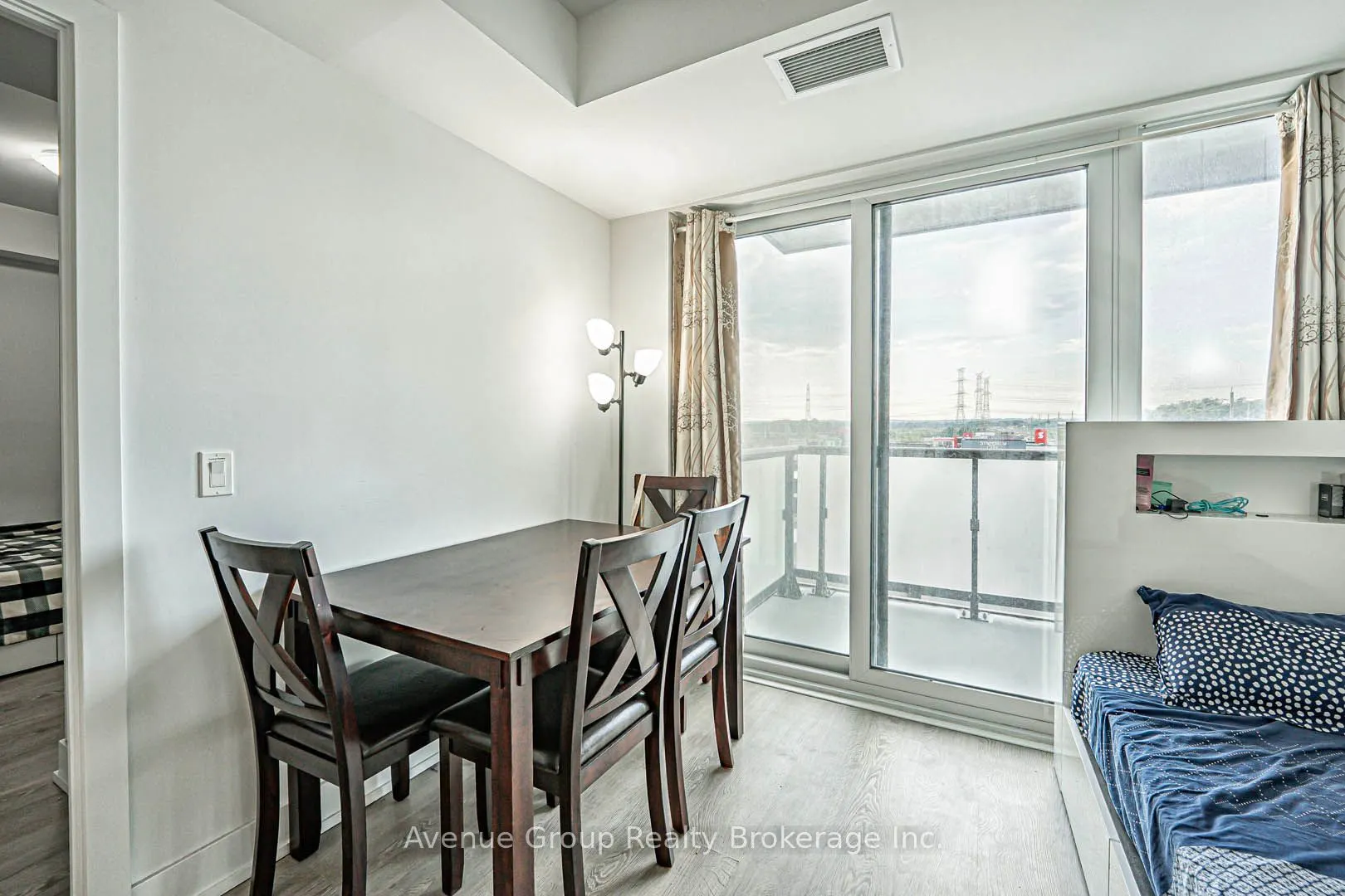 2550 Simcoe Street, #506