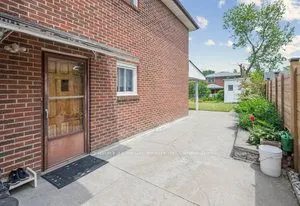 152 Weir Crescent