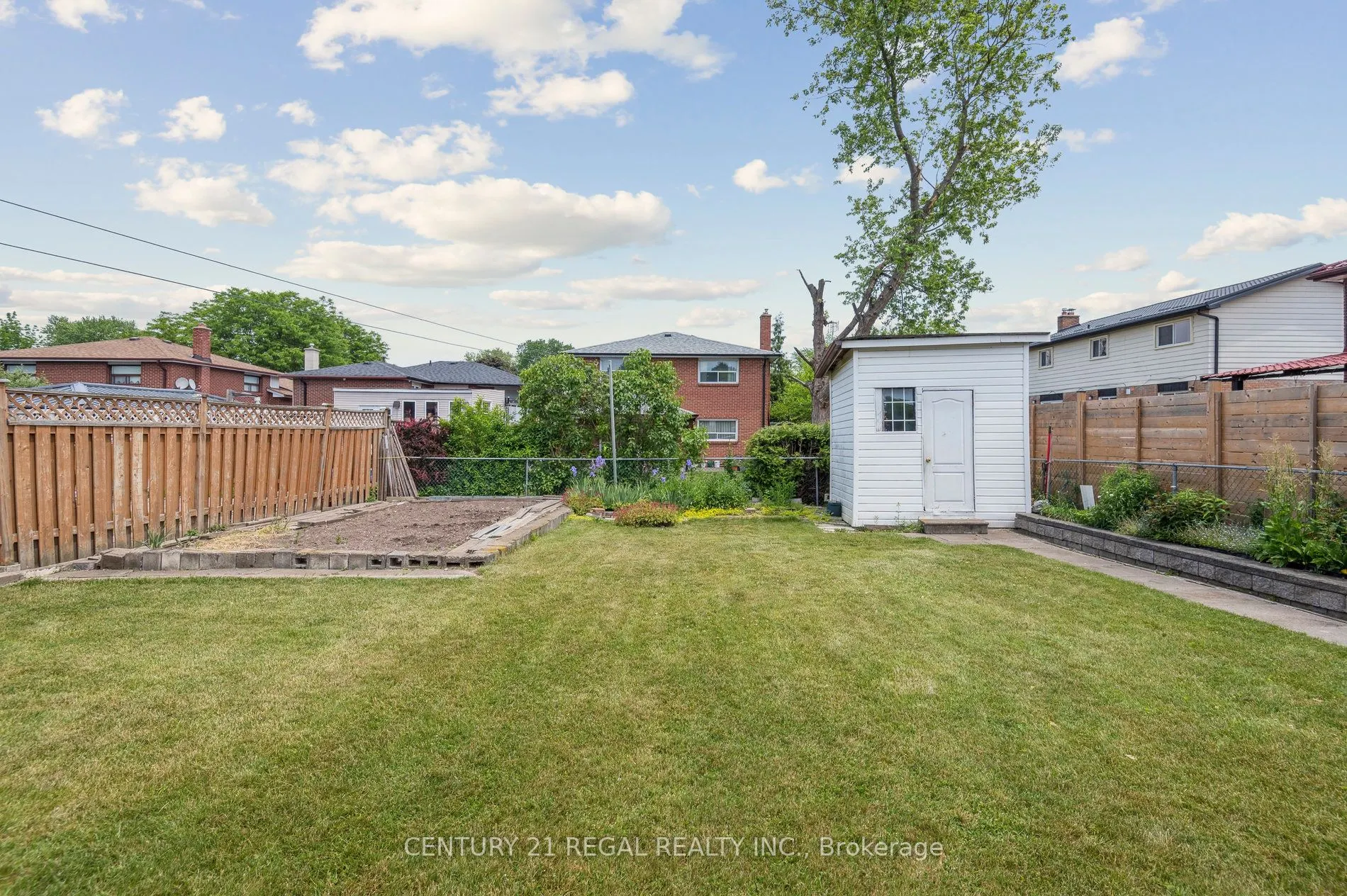 152 Weir Crescent