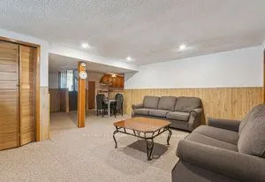 152 Weir Crescent