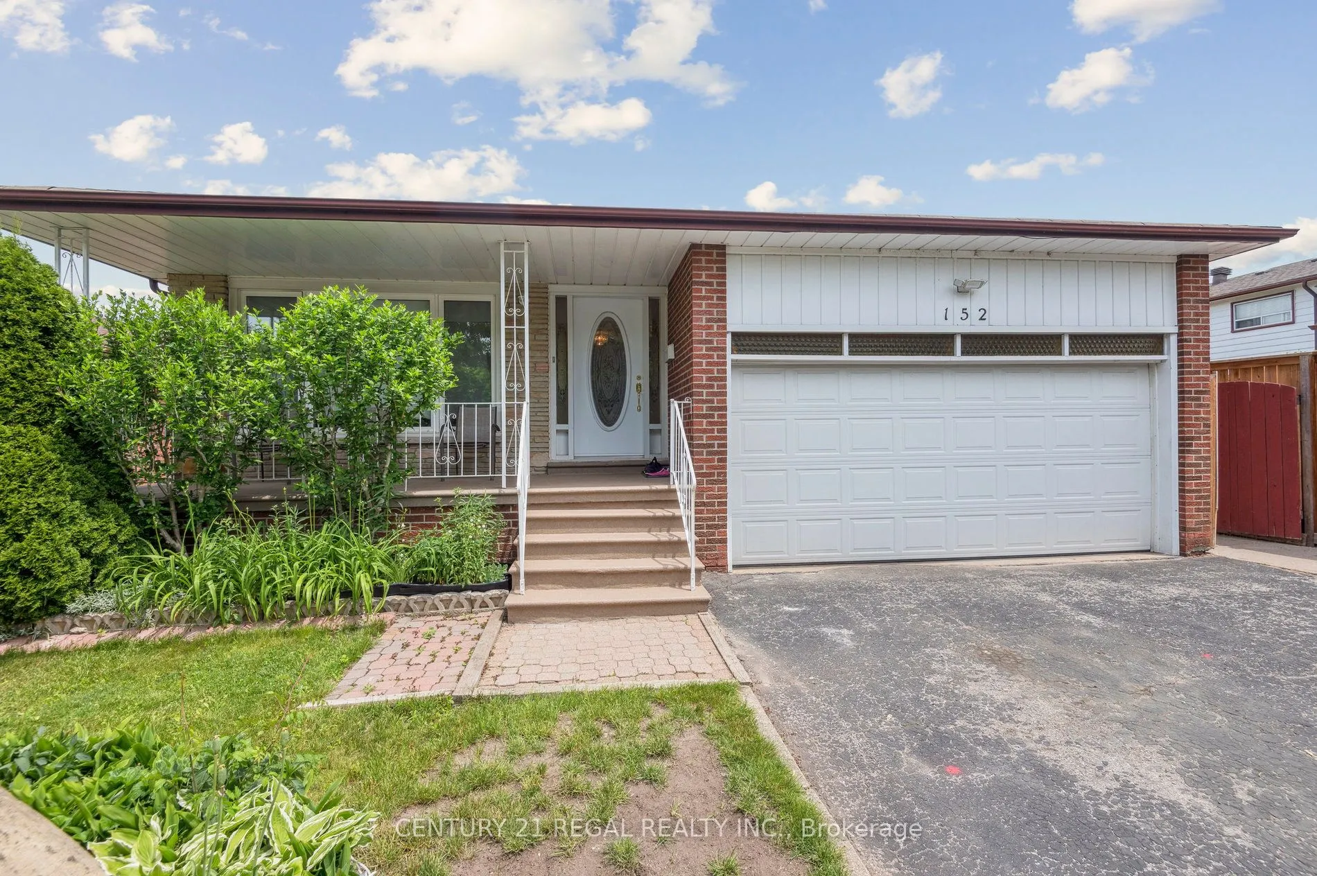 152 Weir Crescent