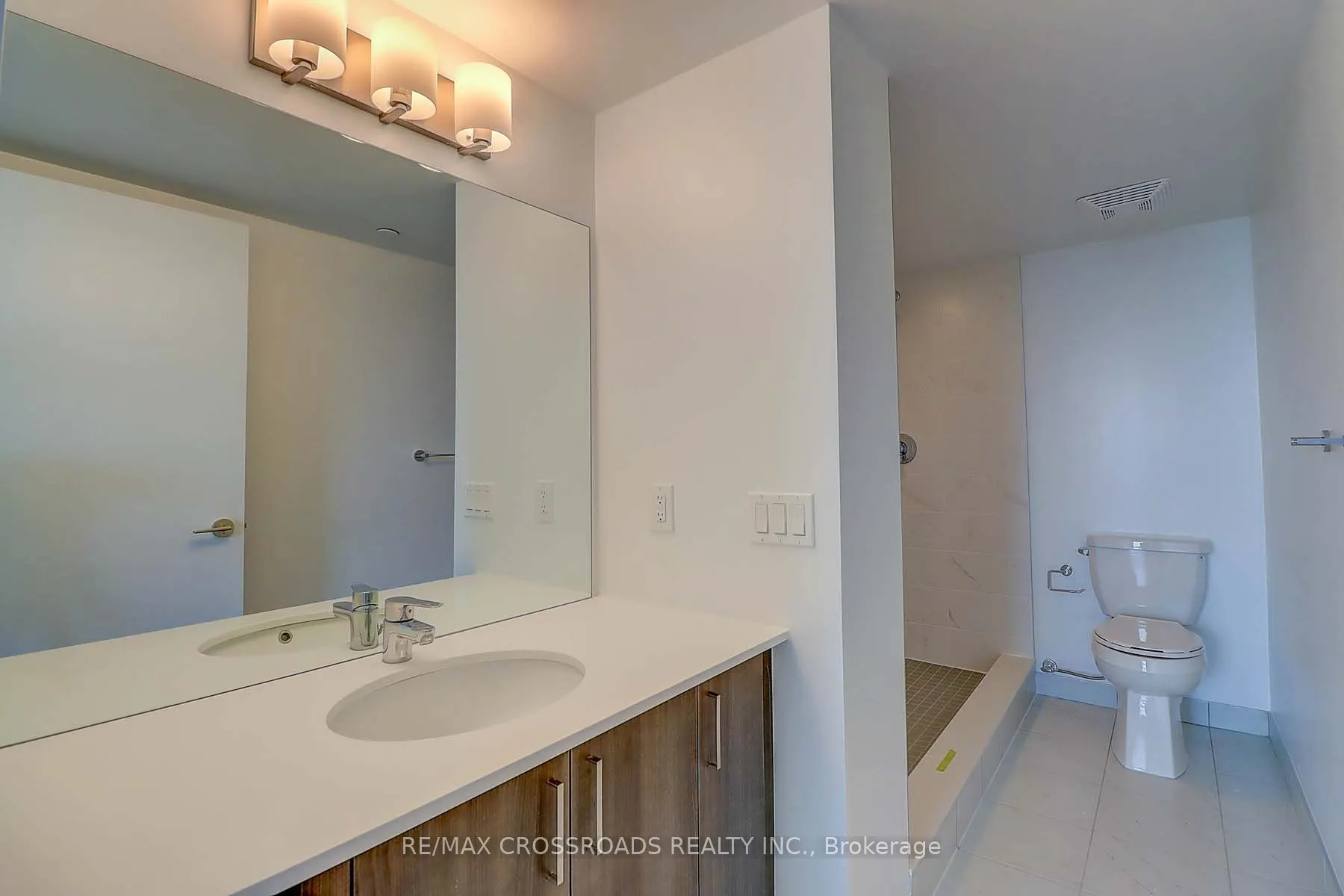 1480 Bayly Street, #1111