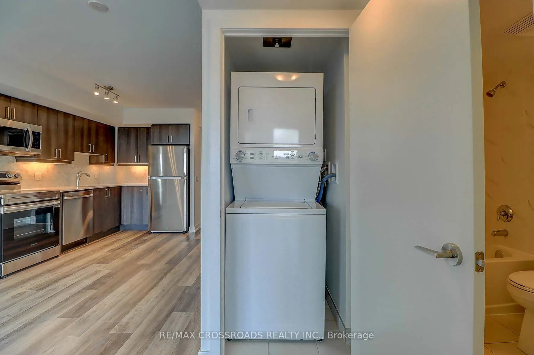 1480 Bayly Street, #1111