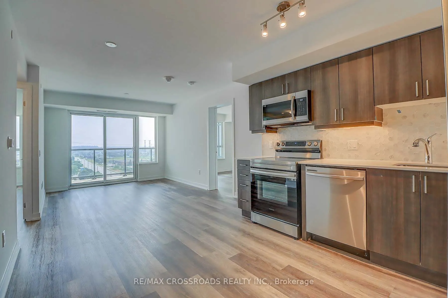 1480 Bayly Street, #1111