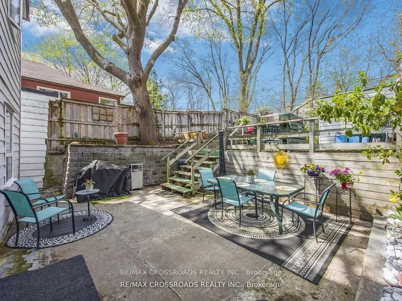 22 Ivy Avenue
