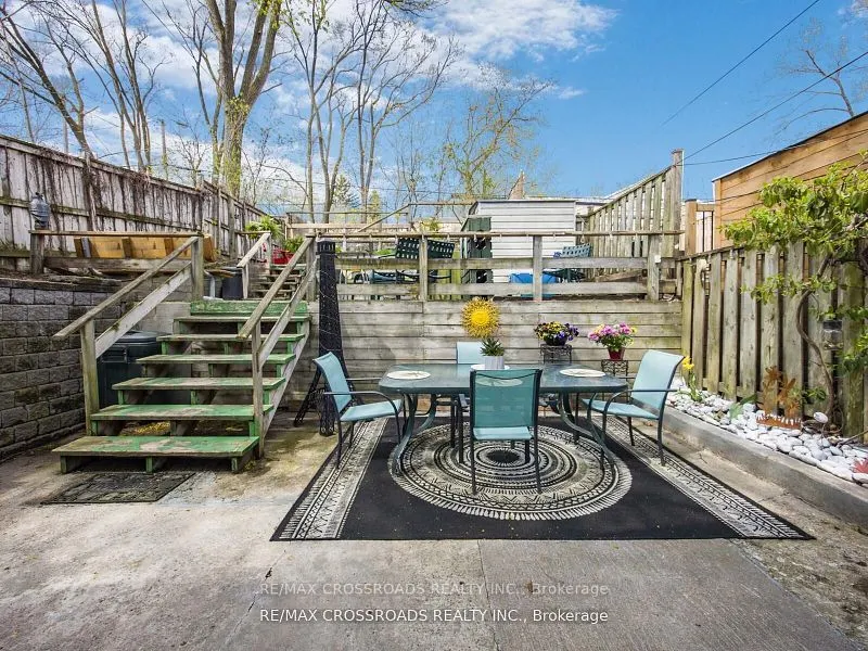 22 Ivy Avenue