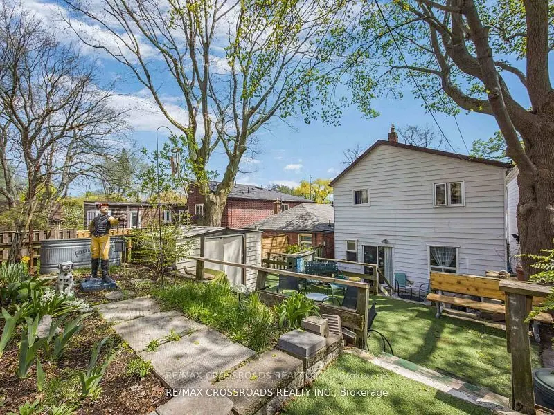 22 Ivy Avenue