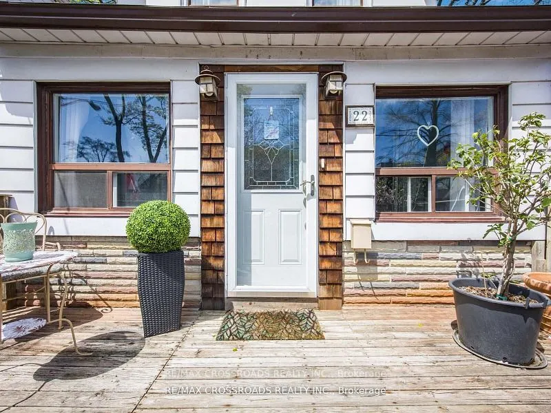 22 Ivy Avenue