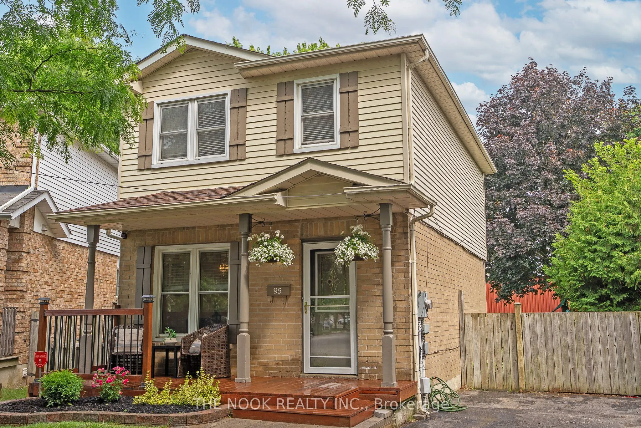 95 Turnberry Crescent