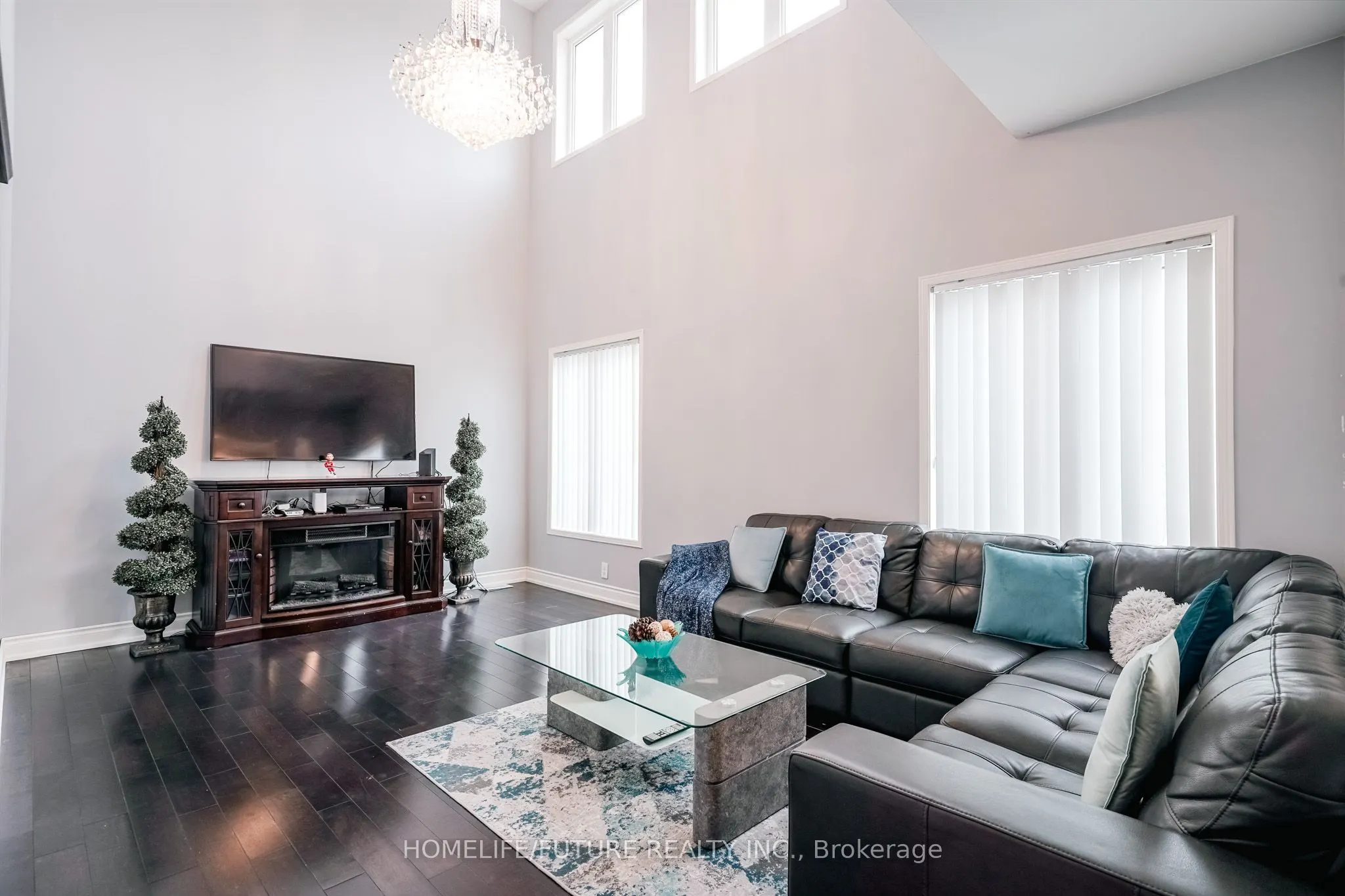14 Mosely Crescent