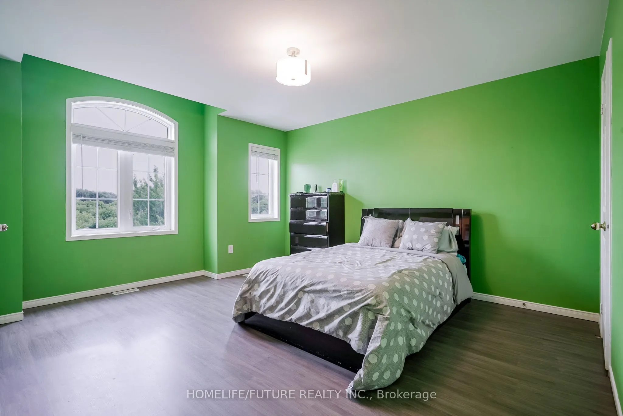 14 Mosely Crescent