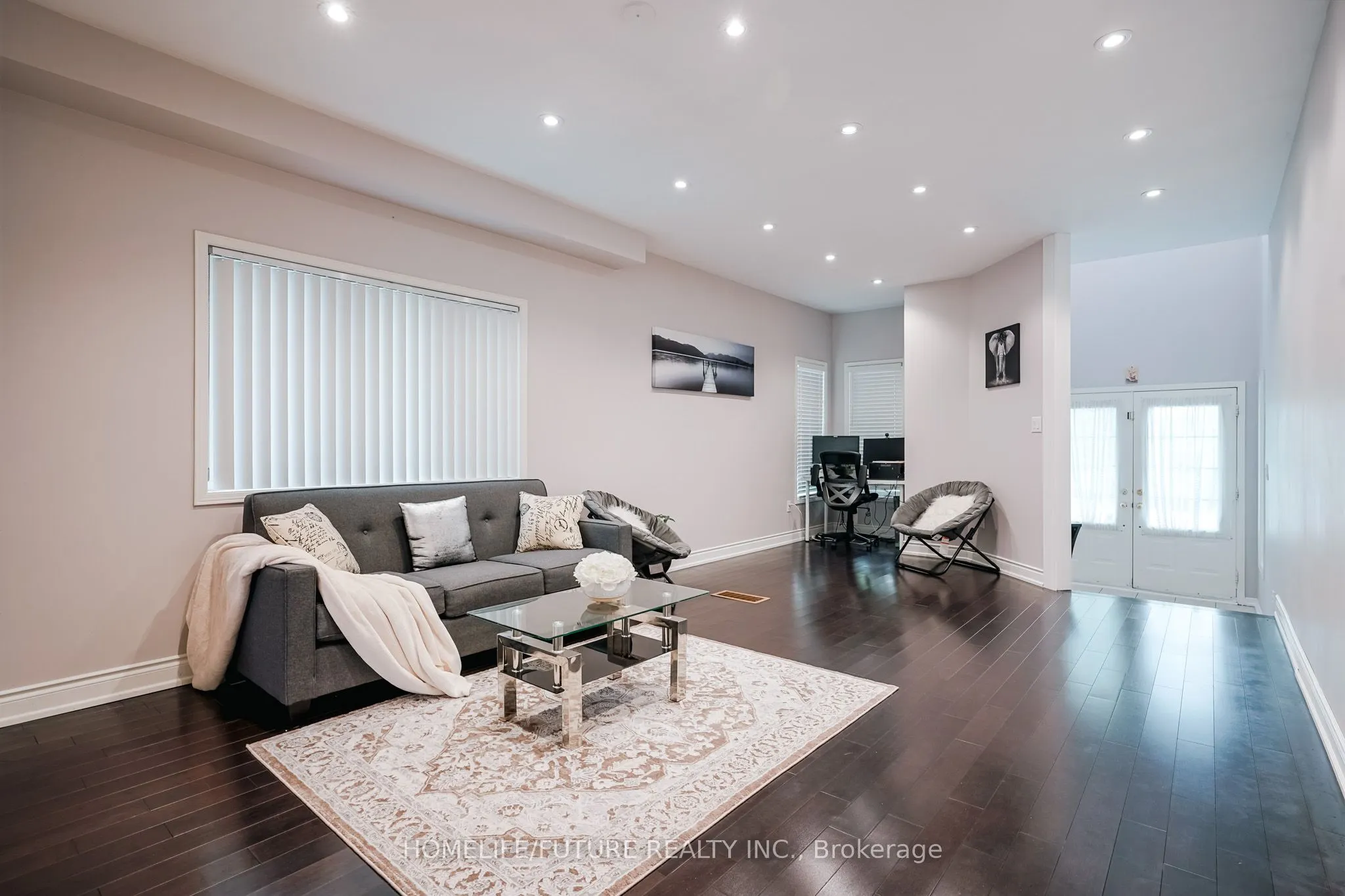 14 Mosely Crescent
