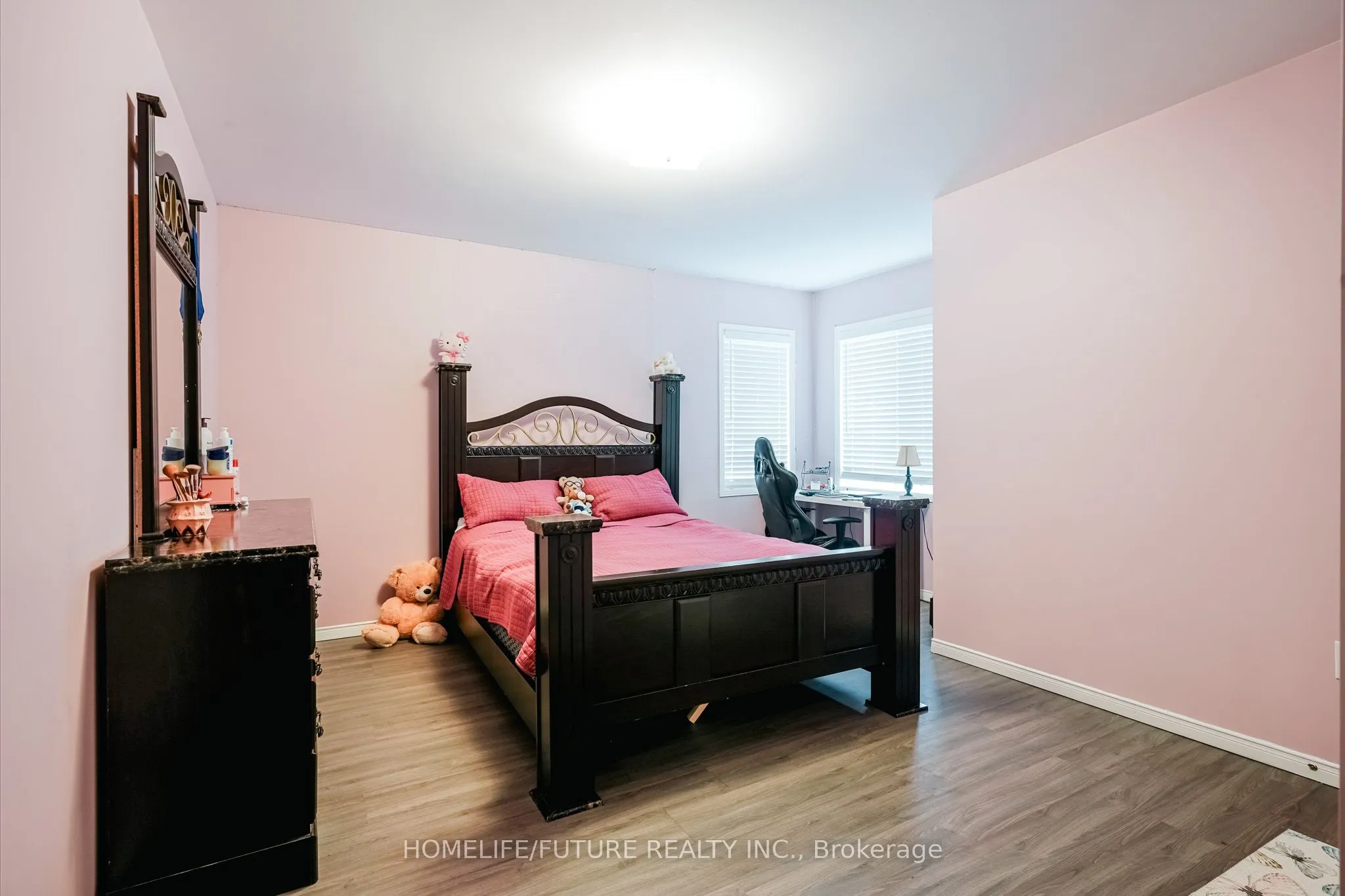 14 Mosely Crescent