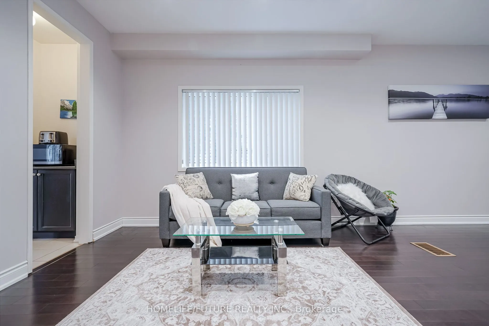 14 Mosely Crescent
