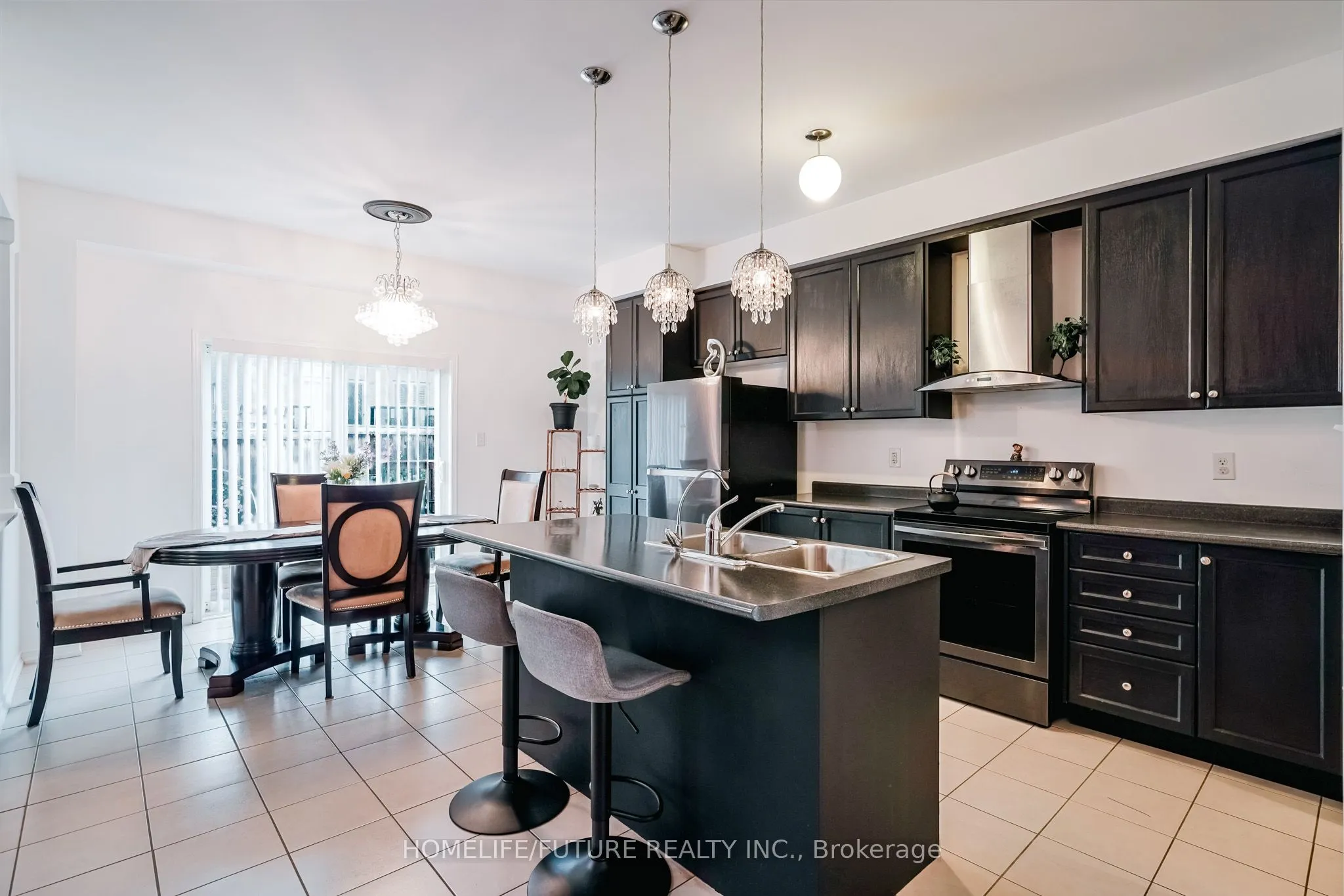 14 Mosely Crescent