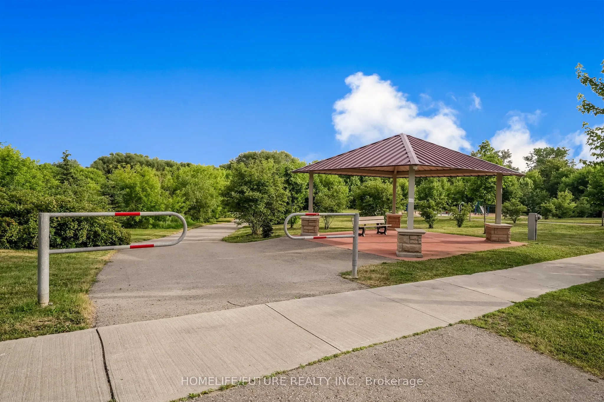 14 Mosely Crescent