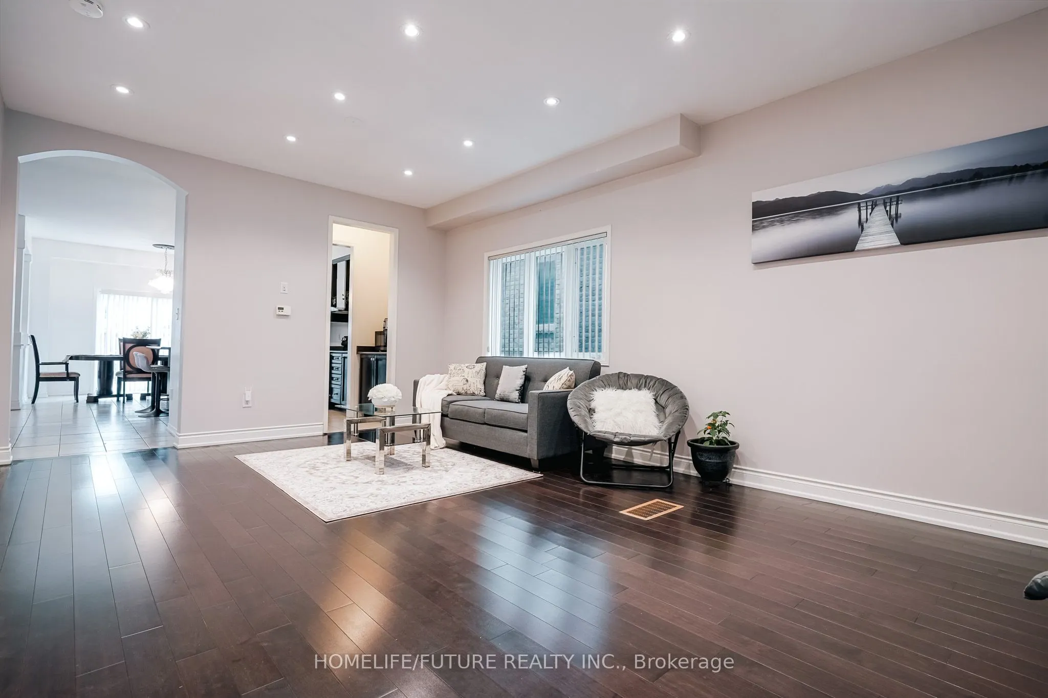14 Mosely Crescent
