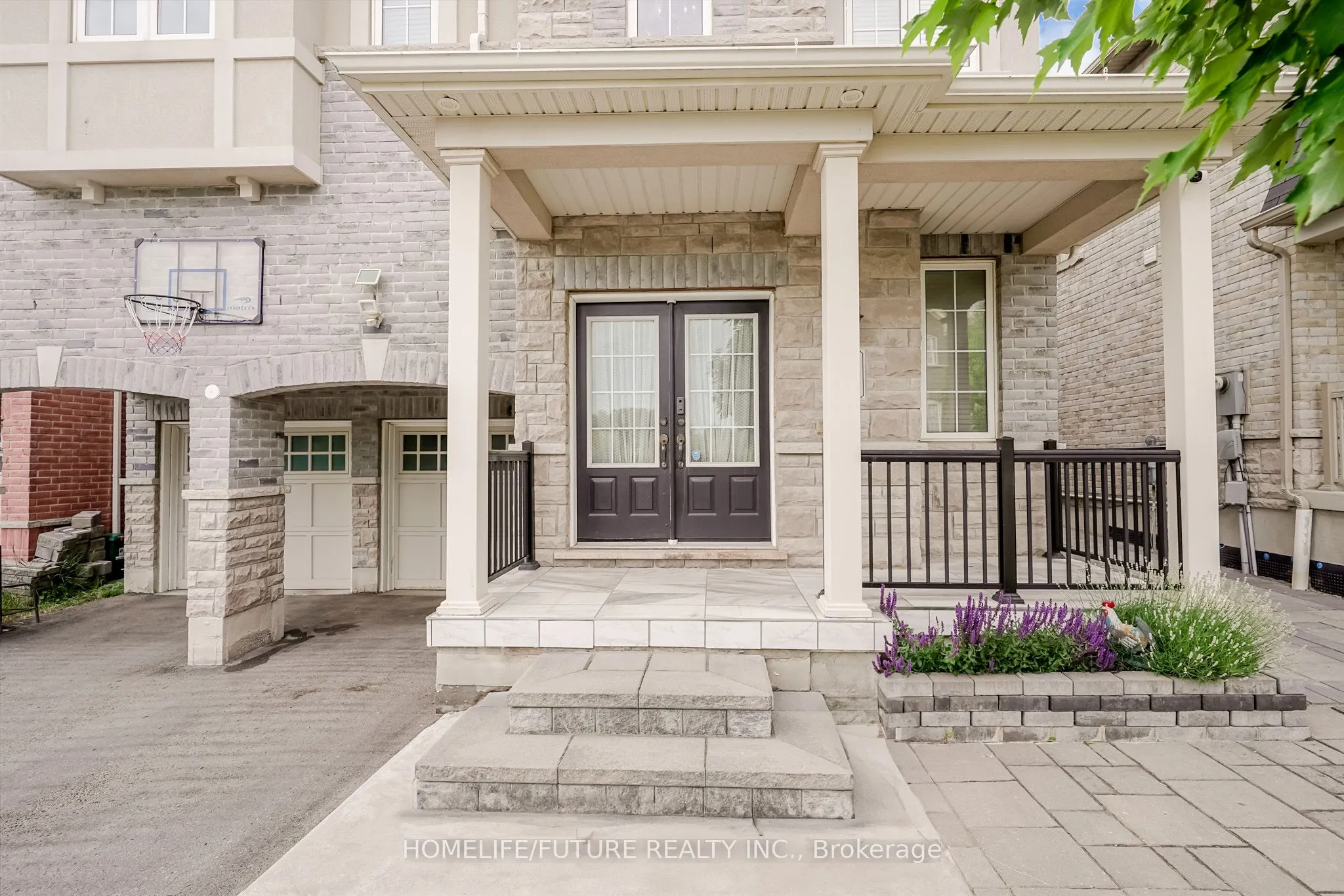 14 Mosely Crescent