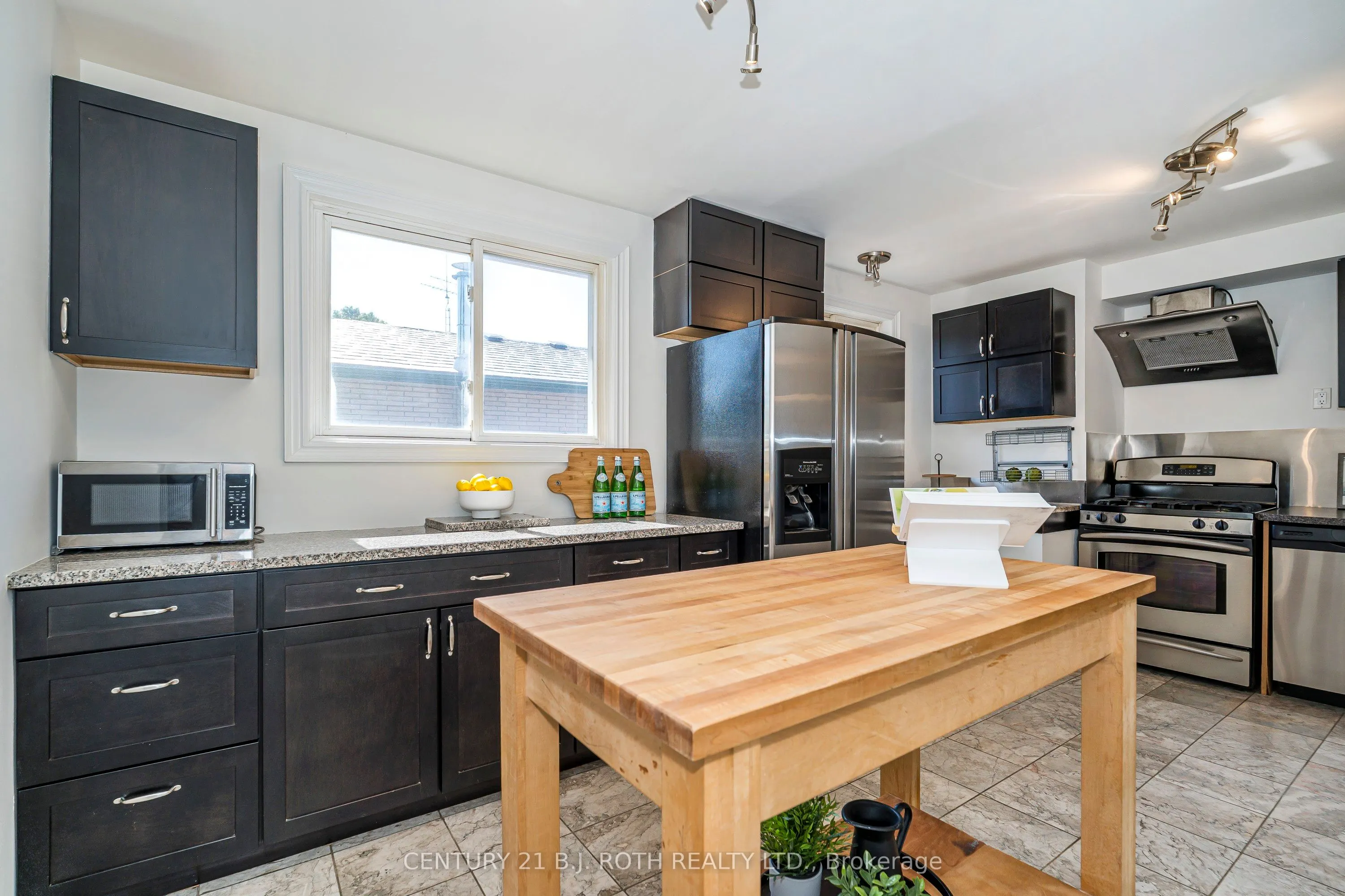 466 Dianne Drive