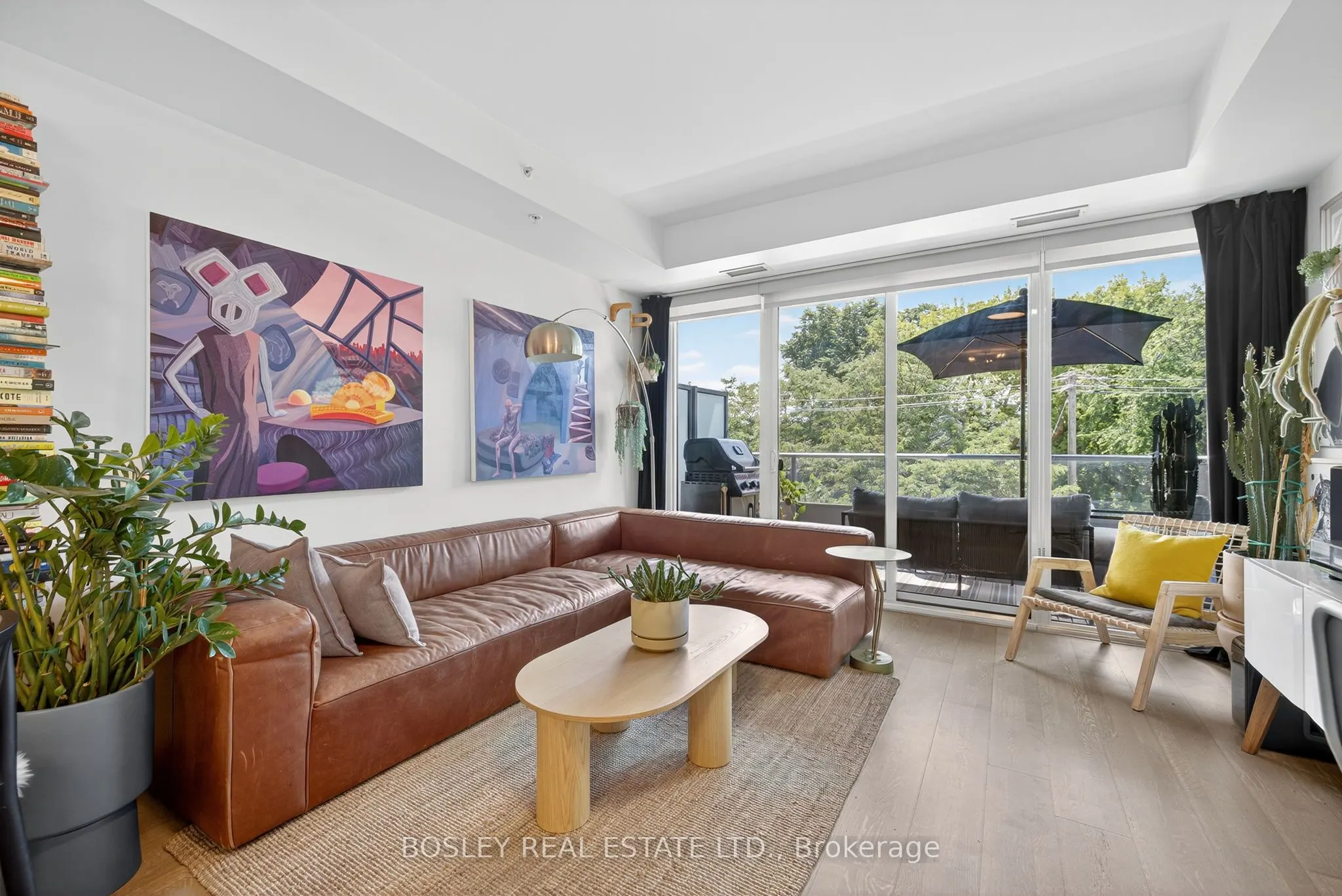 1960 Queen Street E, #305