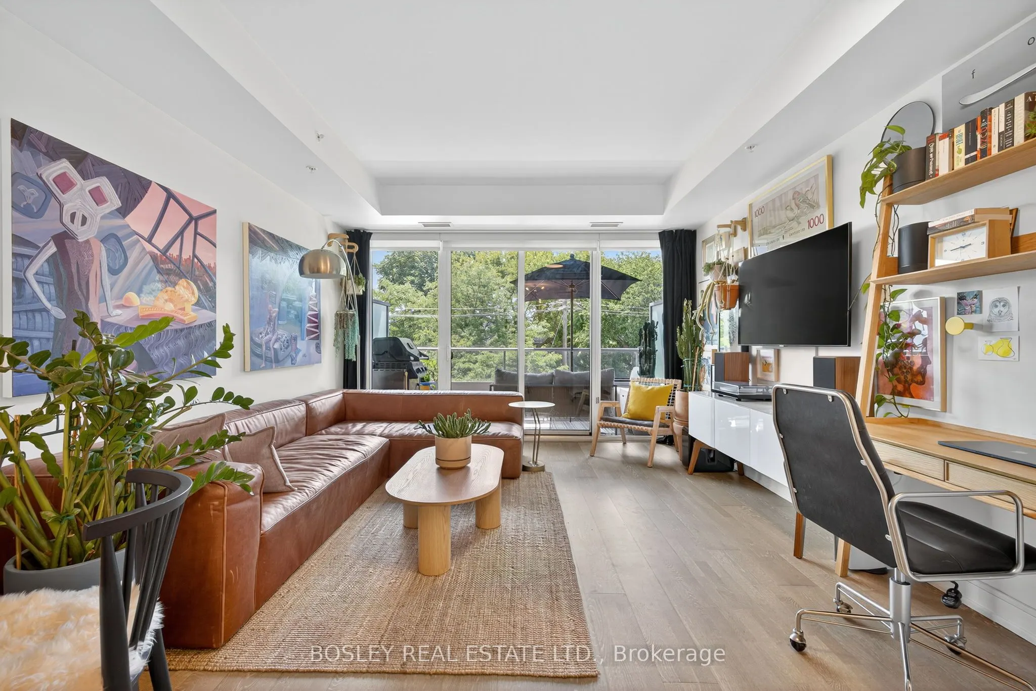 1960 Queen Street E, #305
