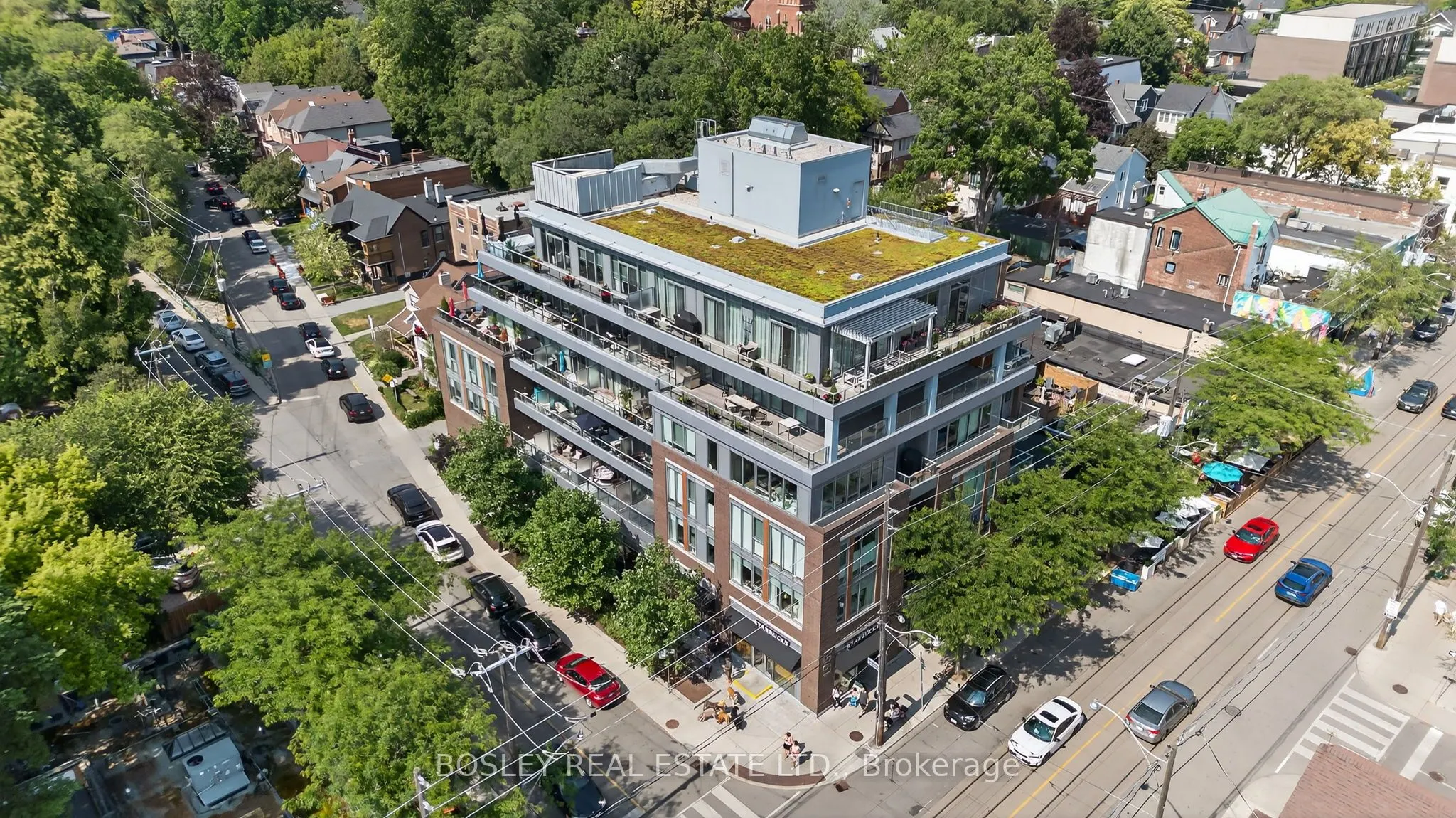 1960 Queen Street E, #305
