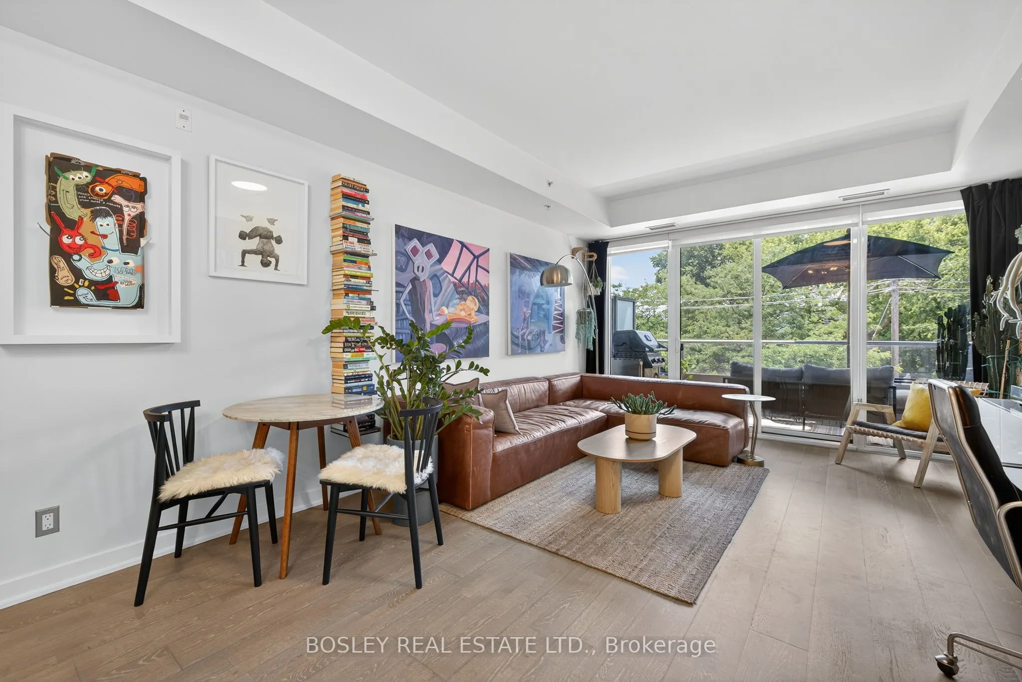 1960 Queen Street E, #305