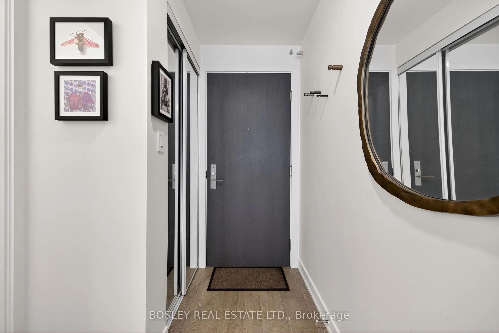 1960 Queen Street E, #305
