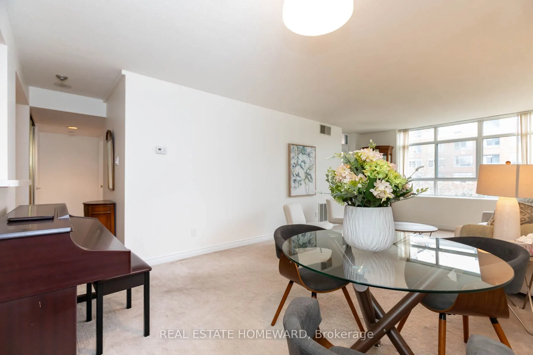 1093 Kingston Rd Avenue, #409