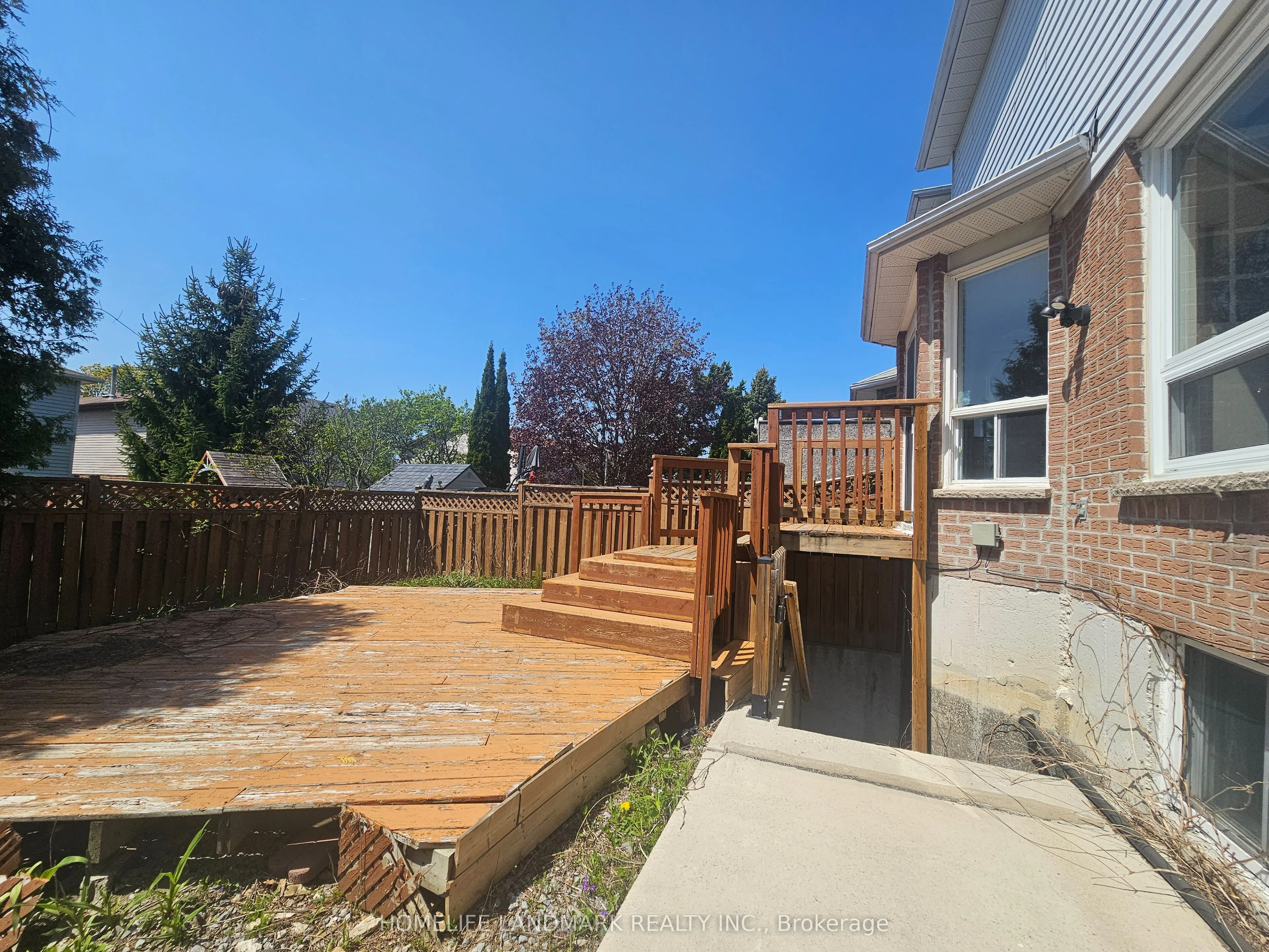 796 Bennett Crescent