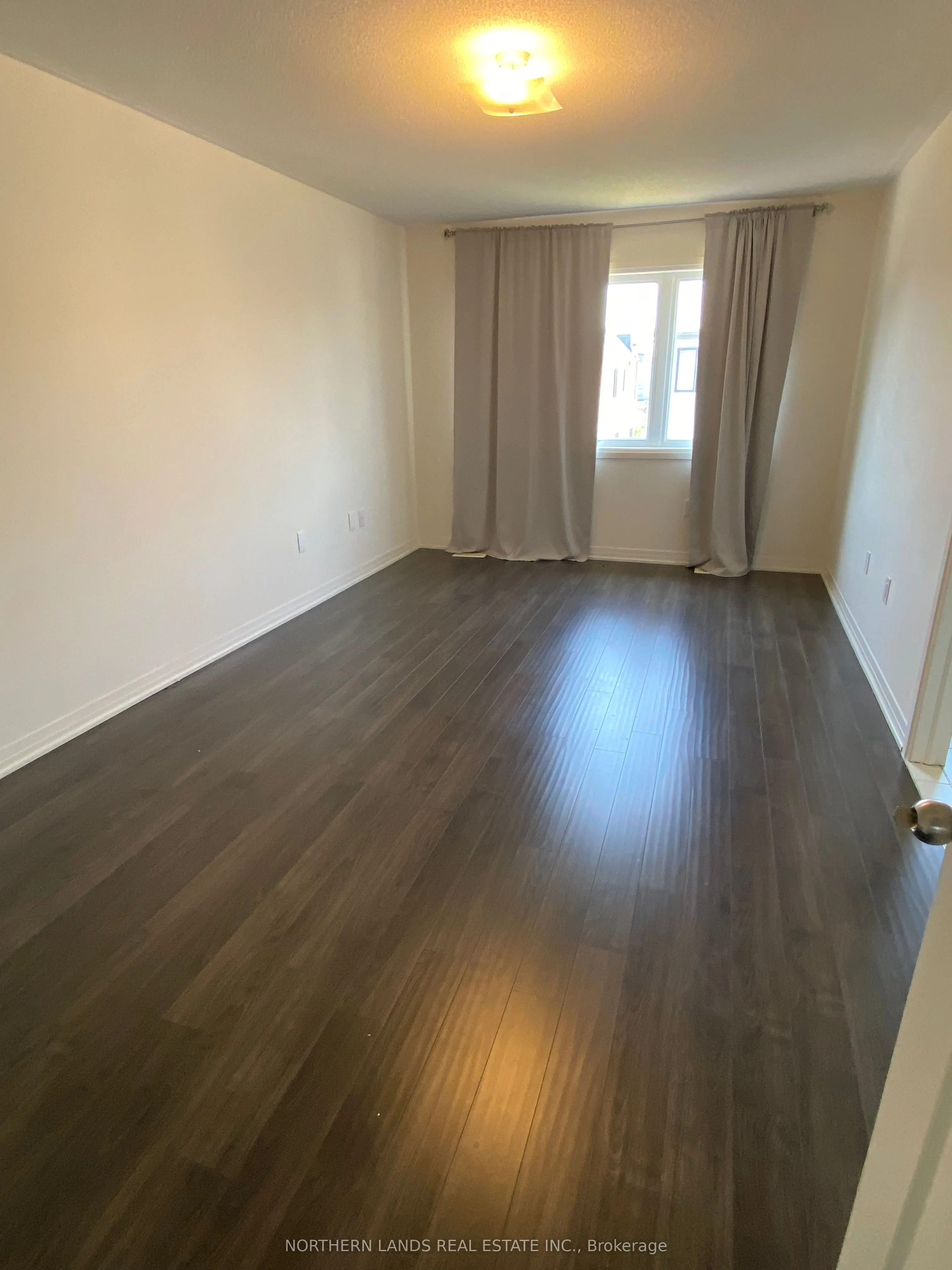18 LARKIN Lane N
