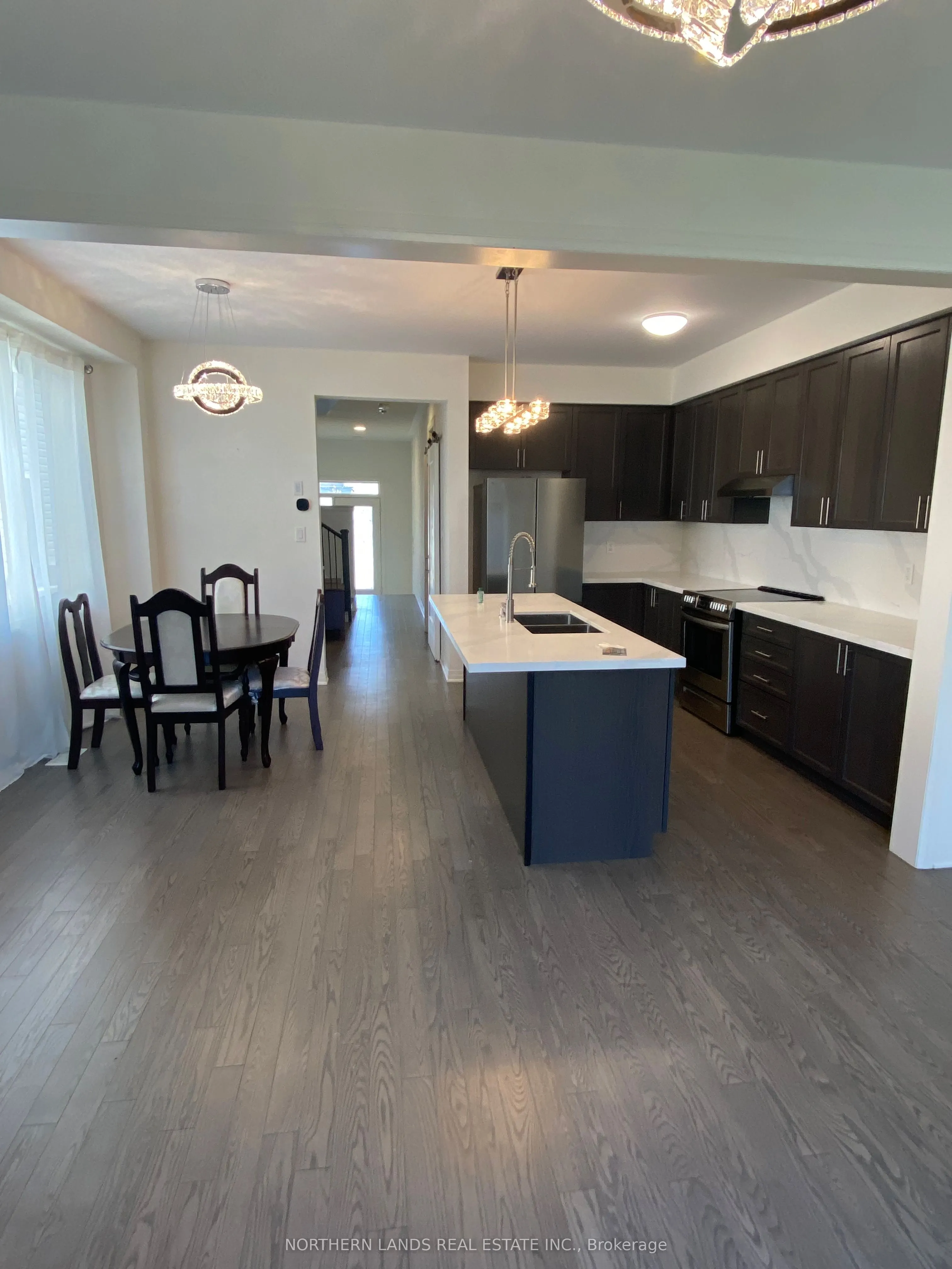 18 LARKIN Lane N