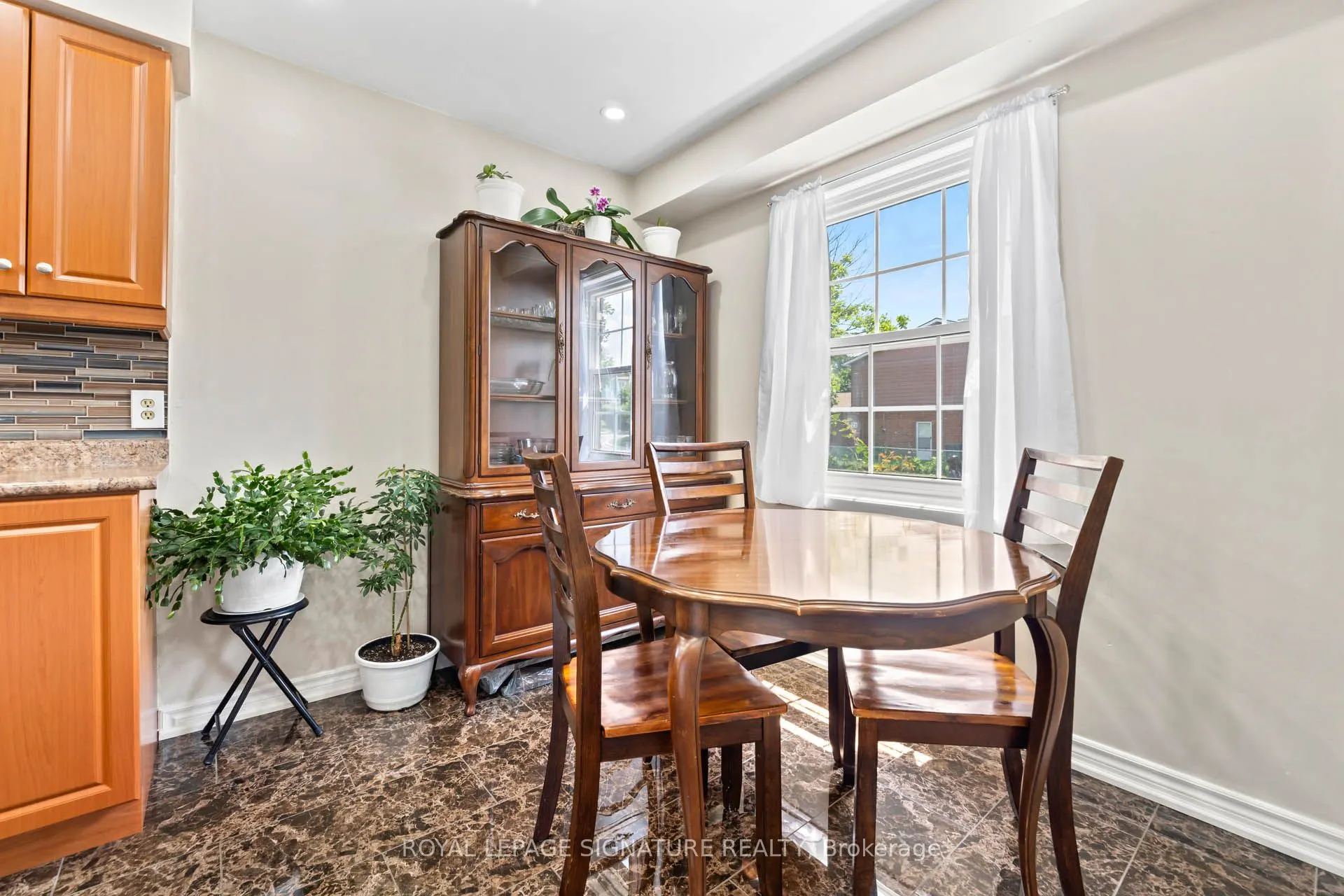 85 Bradstone Square