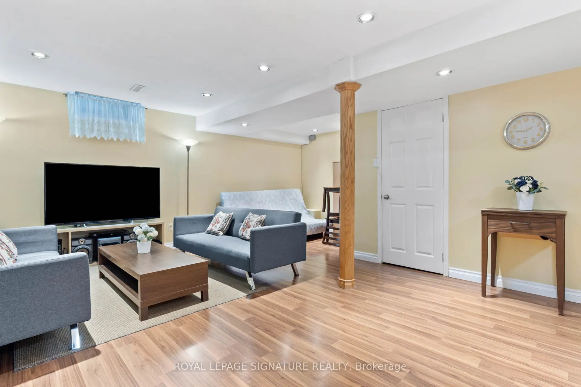 85 Bradstone Square