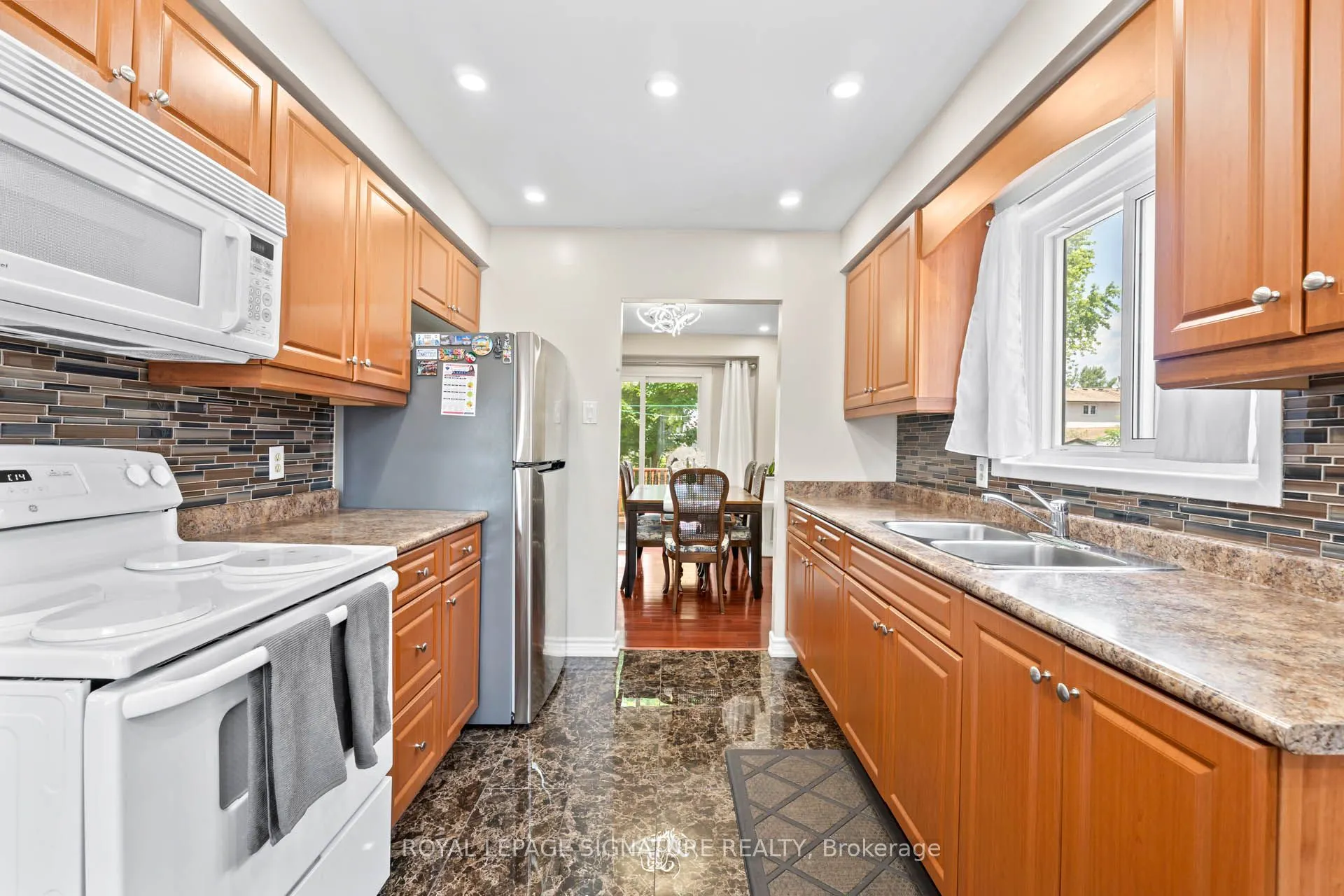 85 Bradstone Square