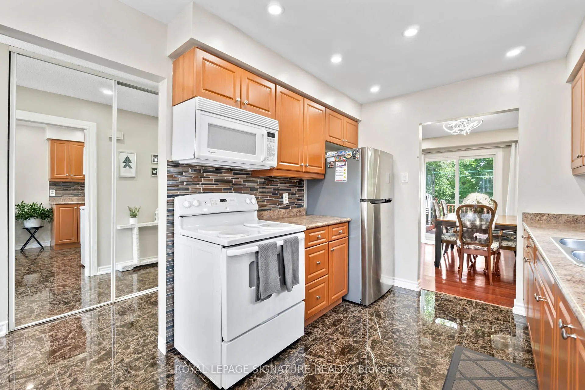 85 Bradstone Square