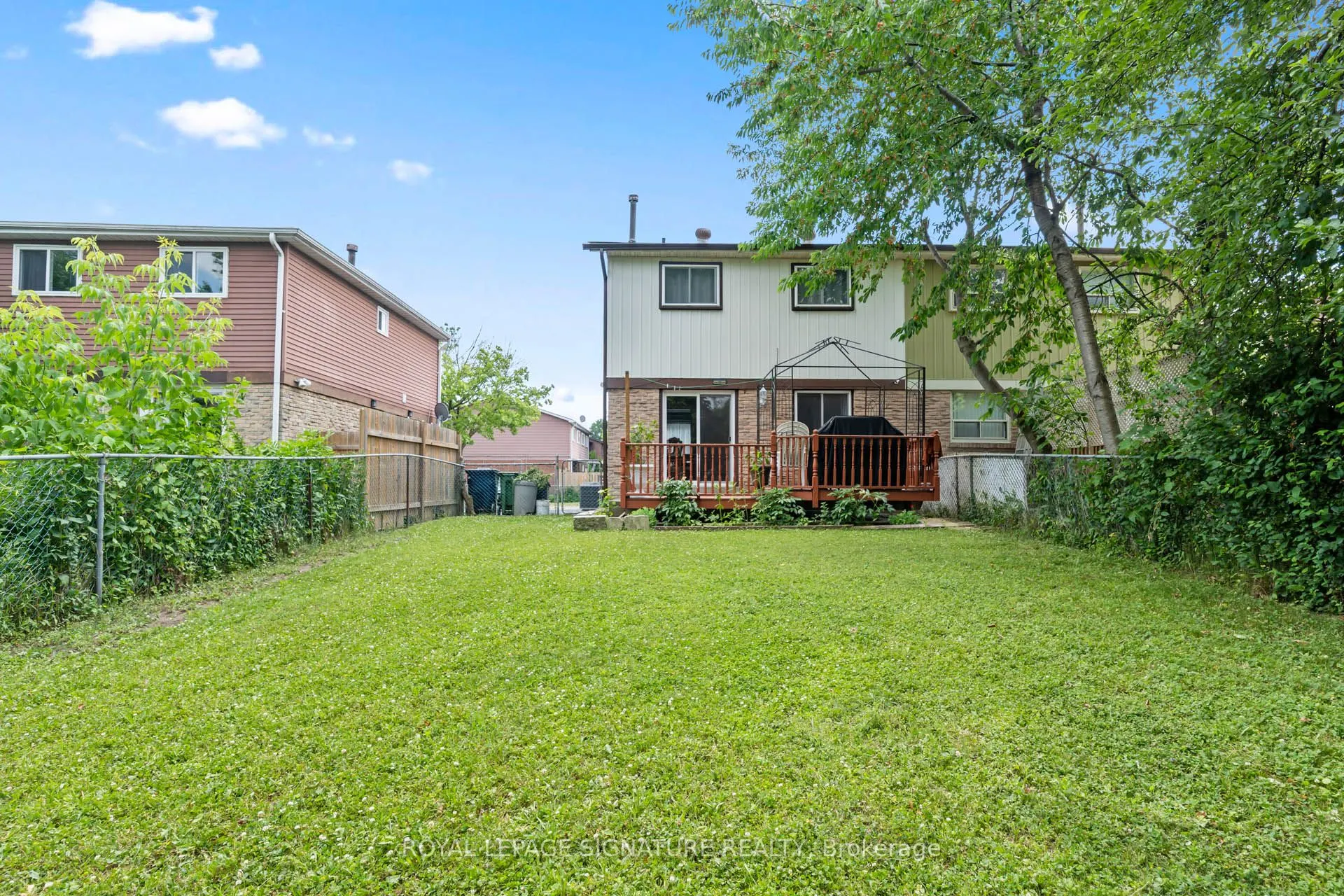 85 Bradstone Square