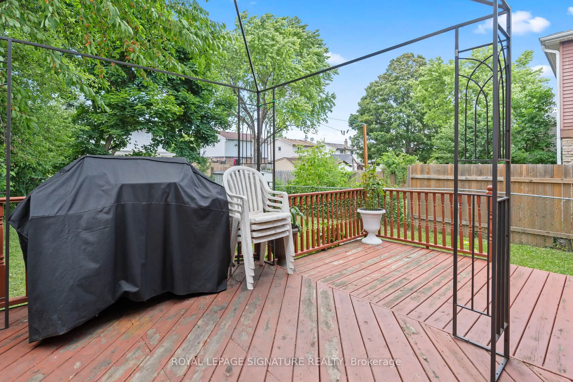 85 Bradstone Square