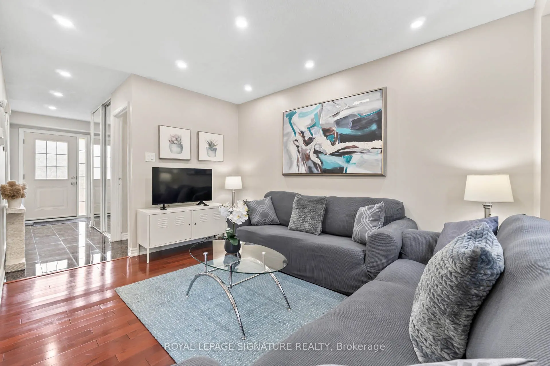 85 Bradstone Square