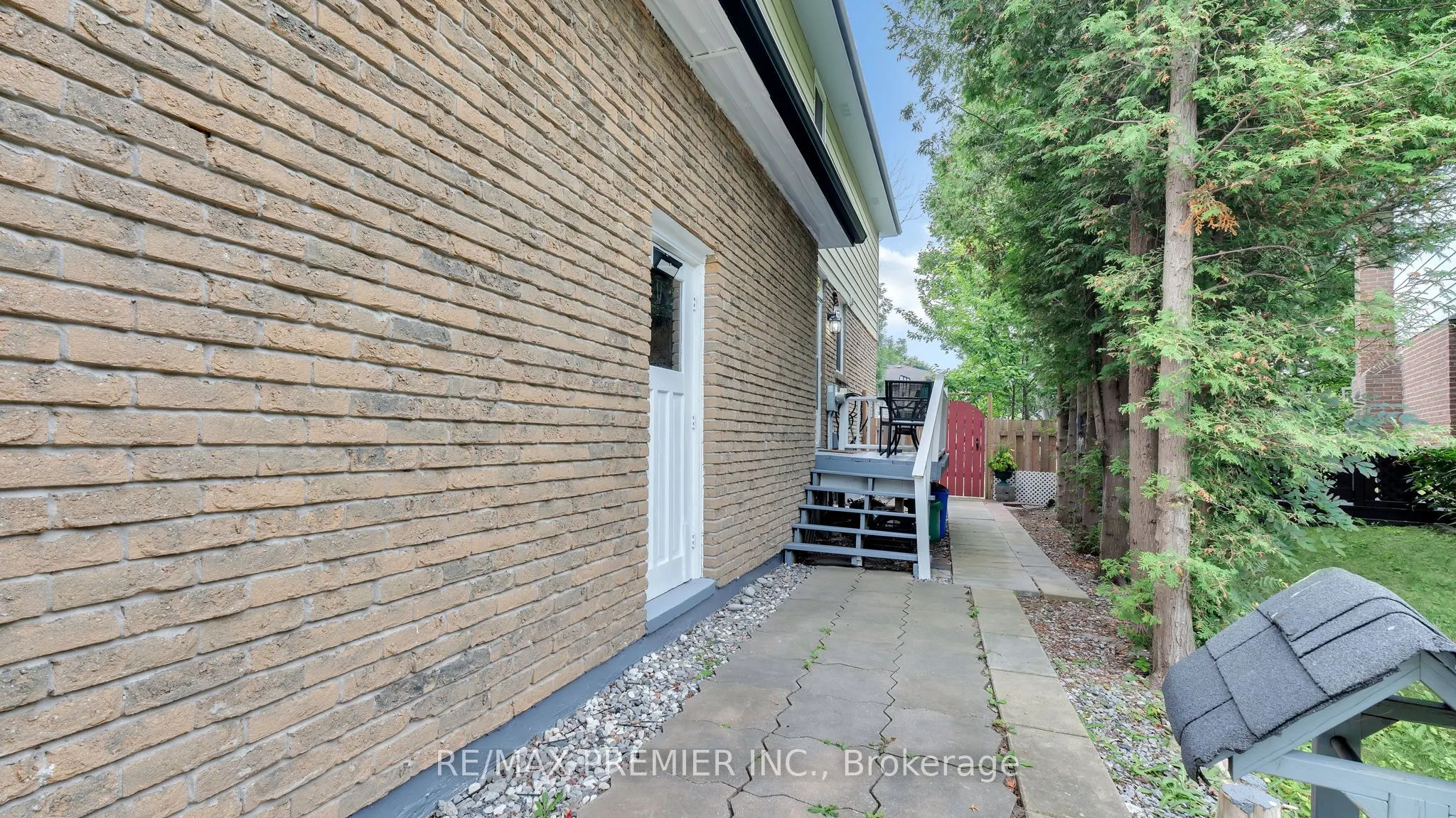 55 Loscombe Drive