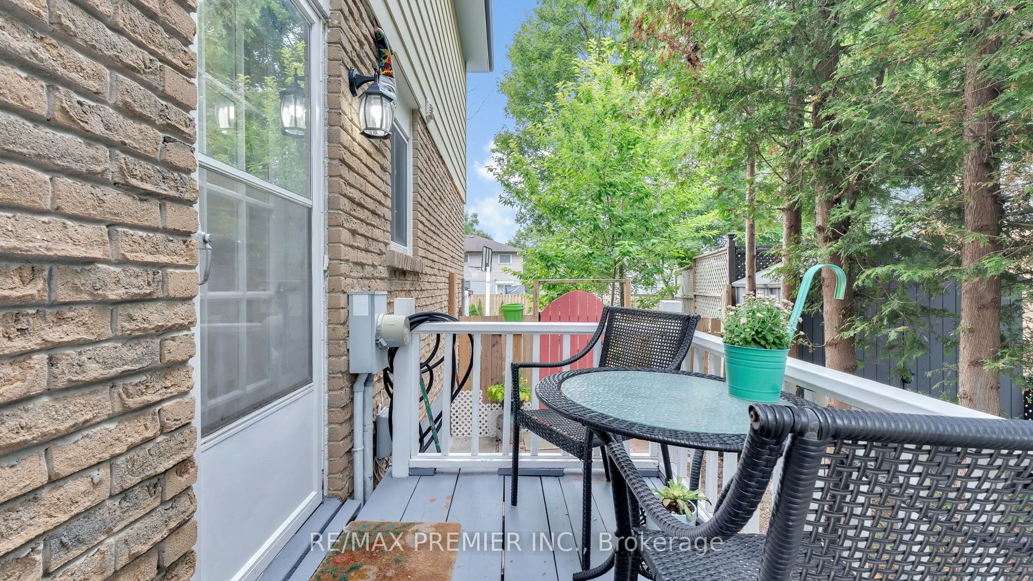 55 Loscombe Drive