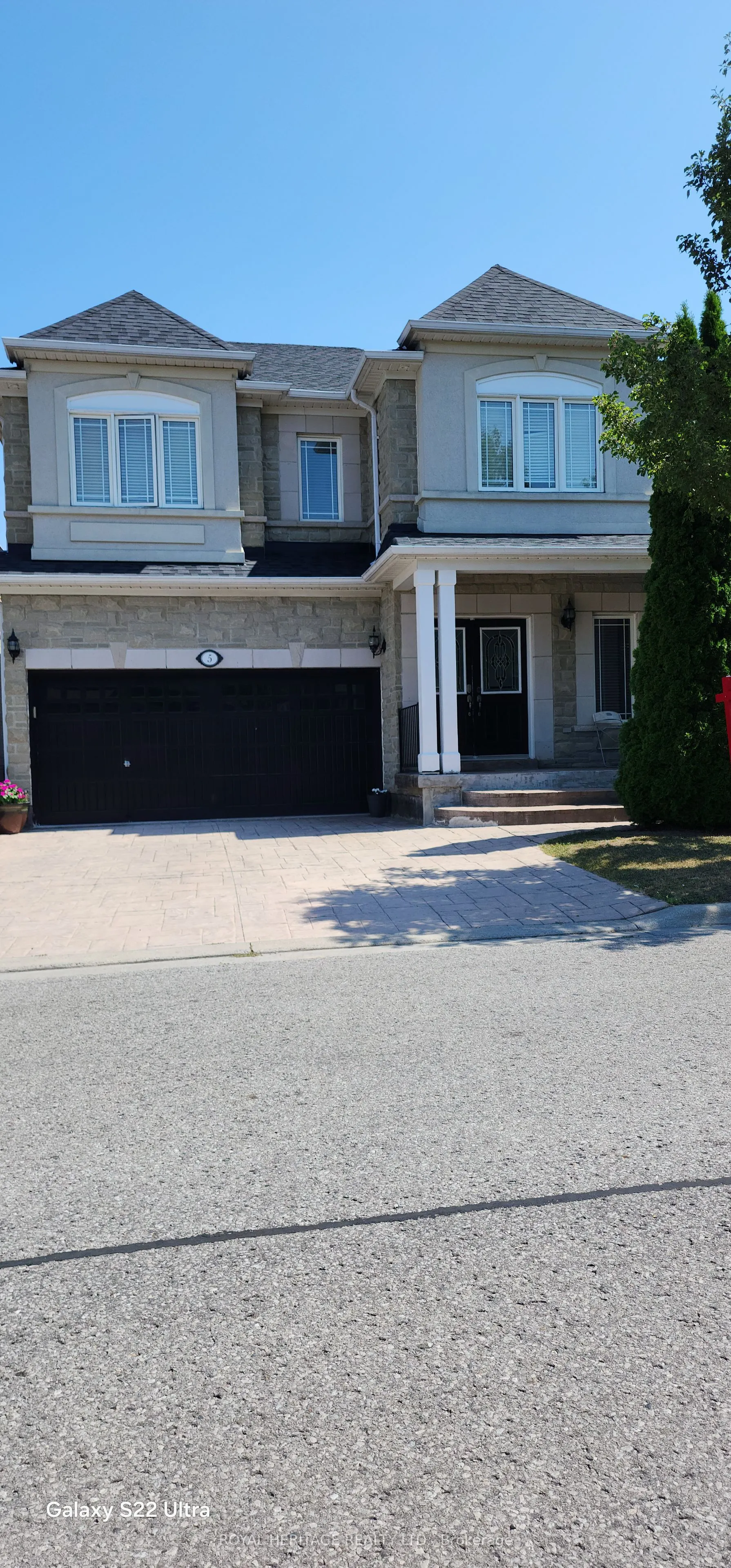 5 Cantwell Crescent N