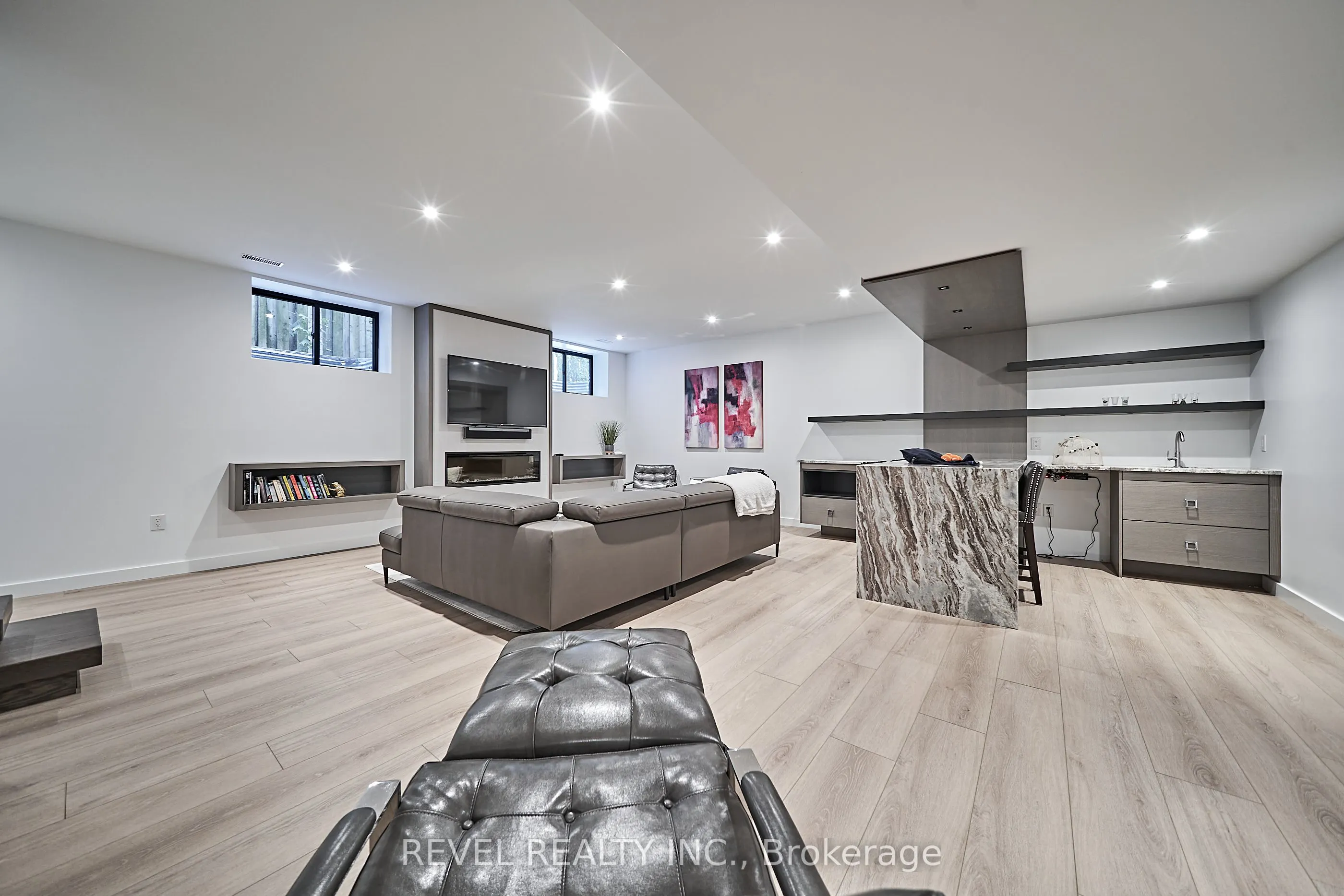 516 Poplar Avenue